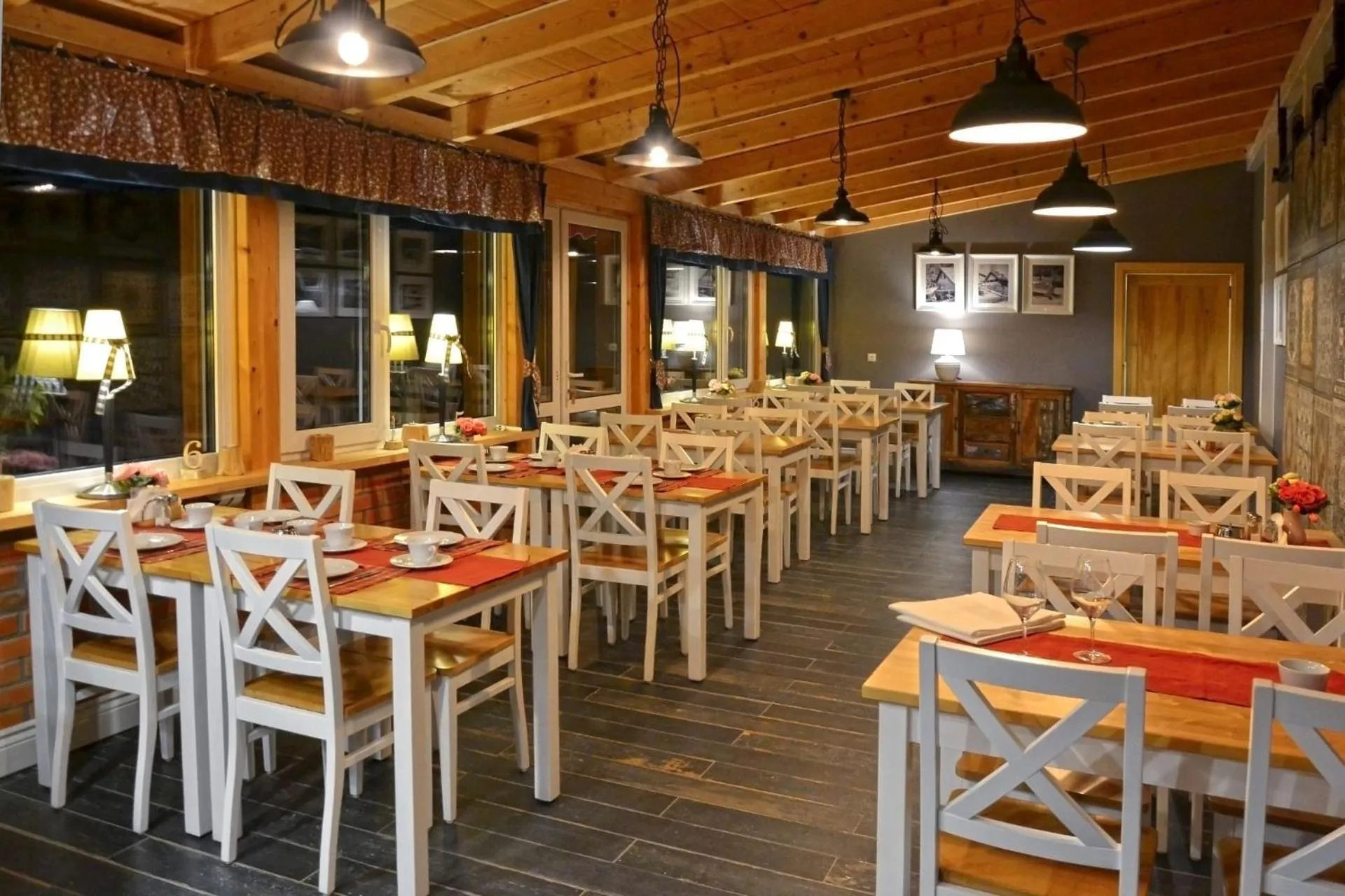 Banquet/Function facilities in Gronik