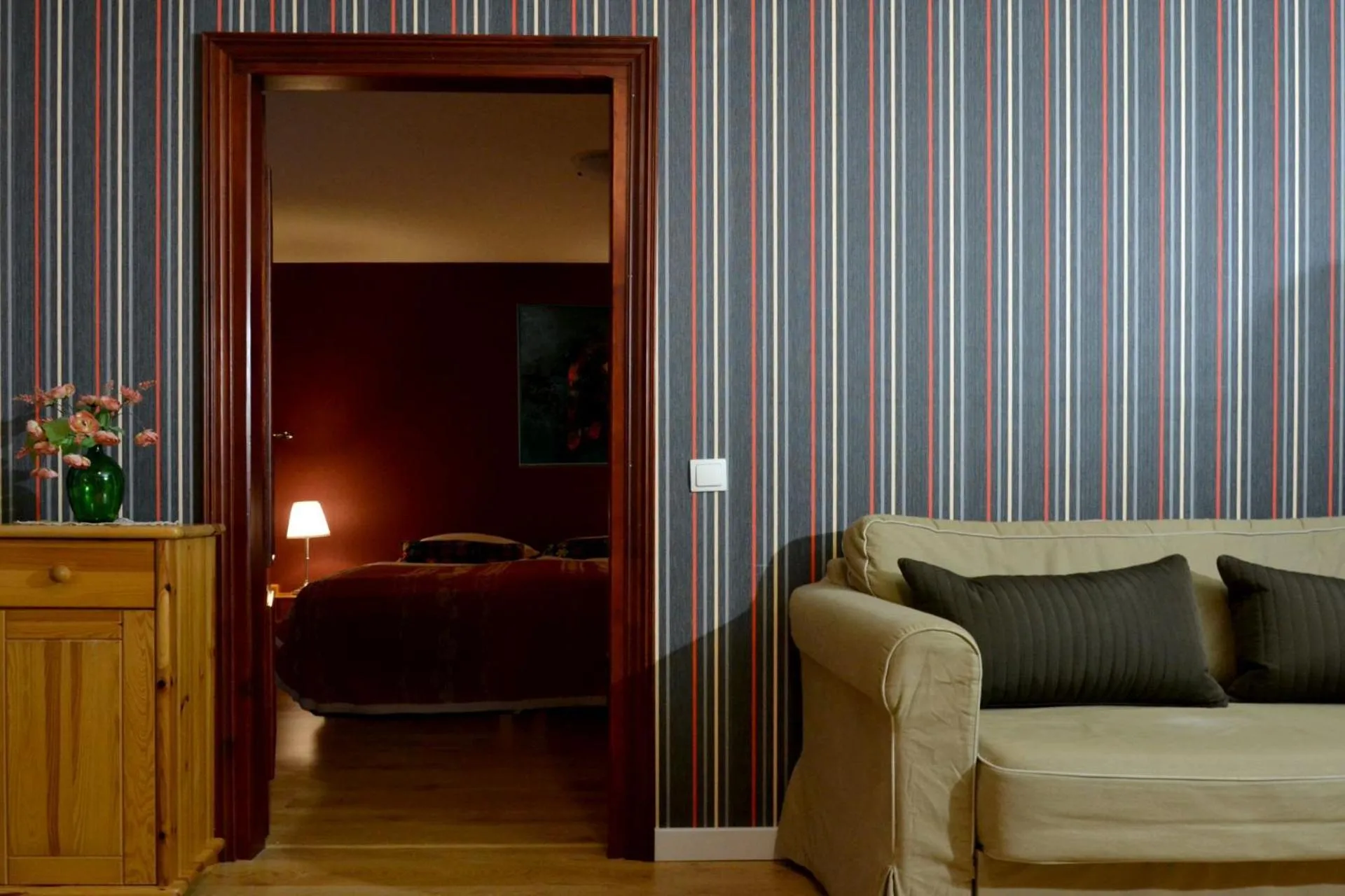 Seating area, Bed in Gronik