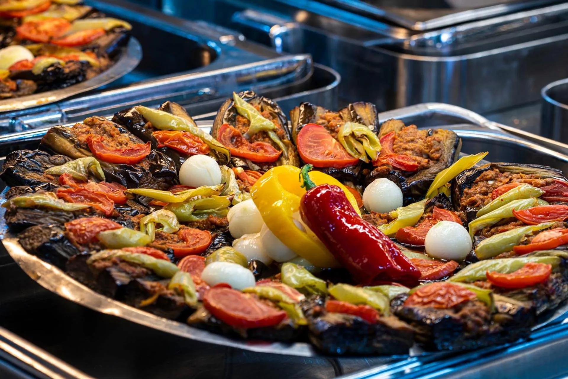 Restaurant/places to eat in Blue Star Hotel