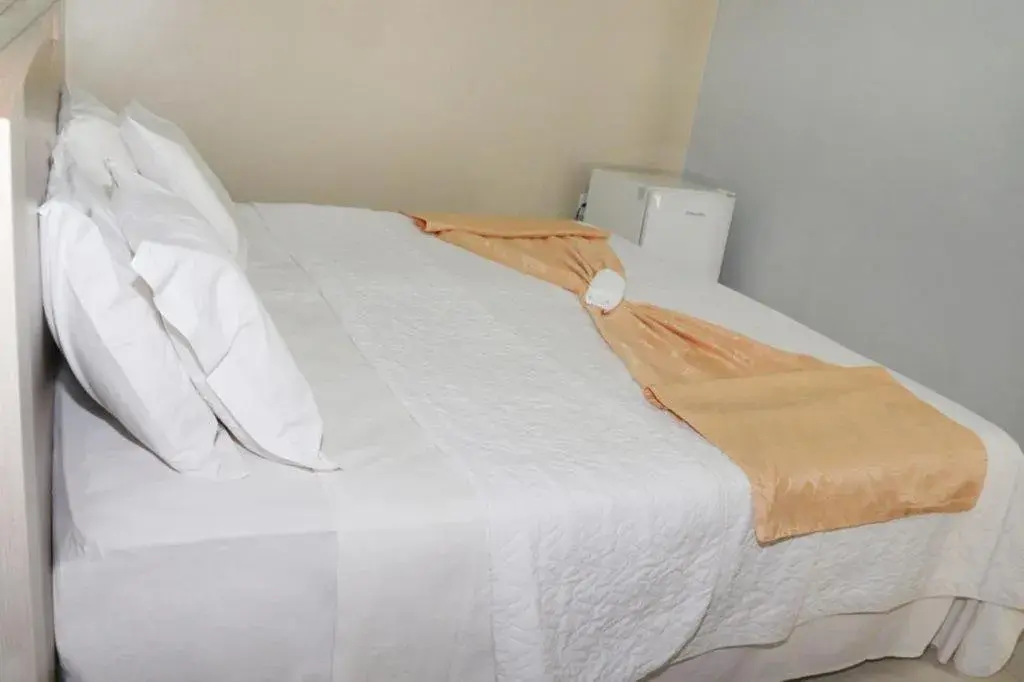 Queen Room - single occupancy in Solar das Mangueiras Queen Room - single occupancy in Solar das Mangueiras