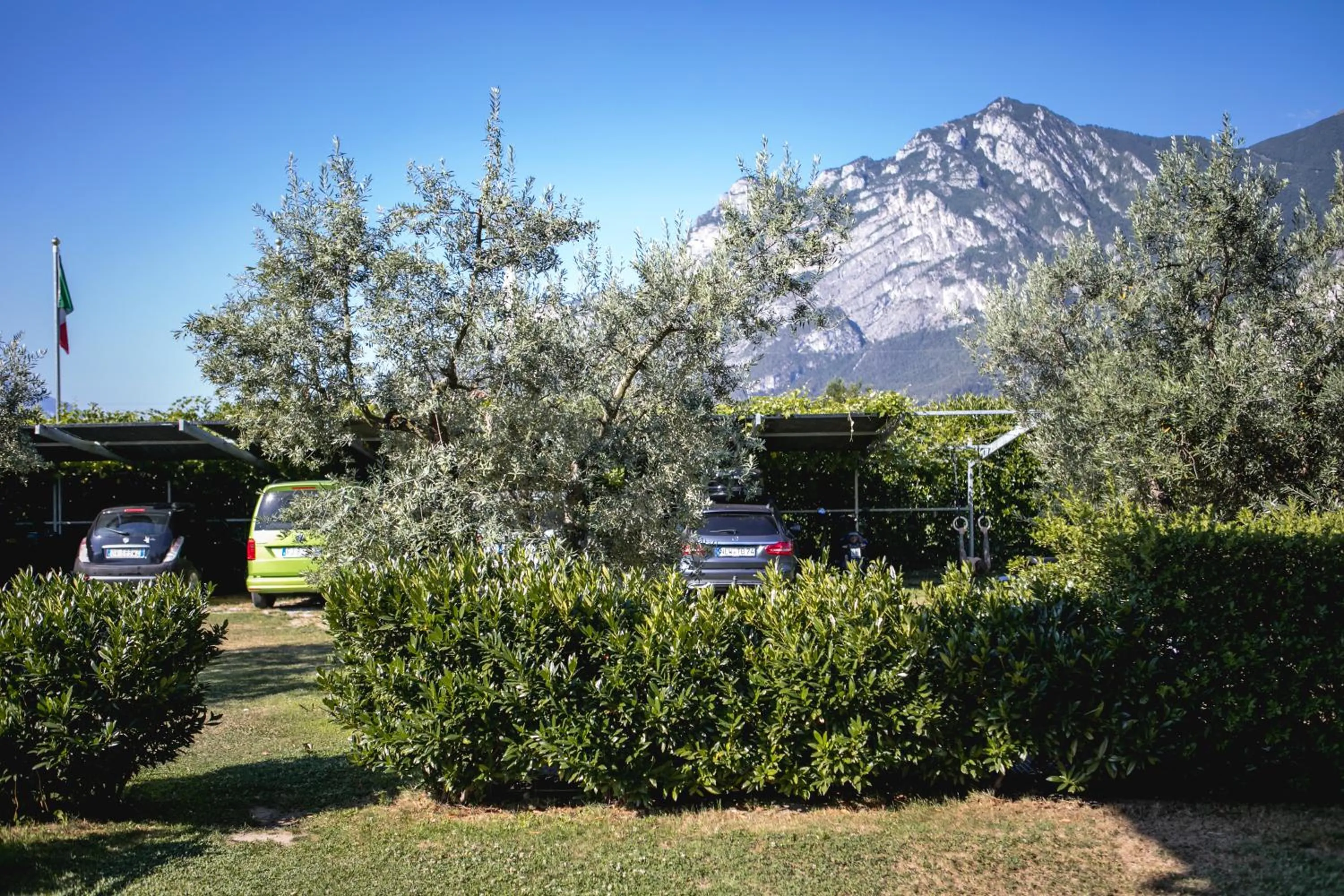 Parking in AB&C Arco Bed And Camping