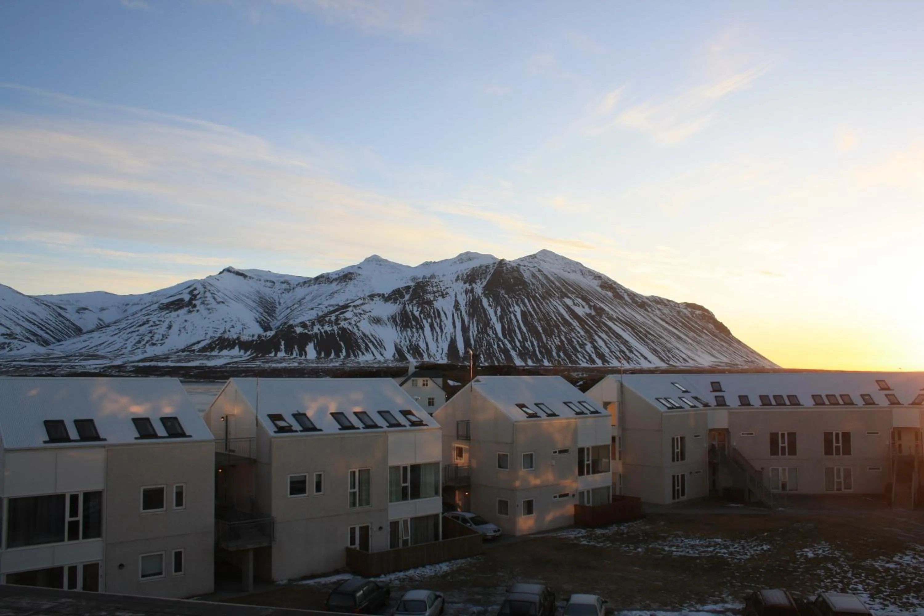 Mountain view in Hótel Borgarnes