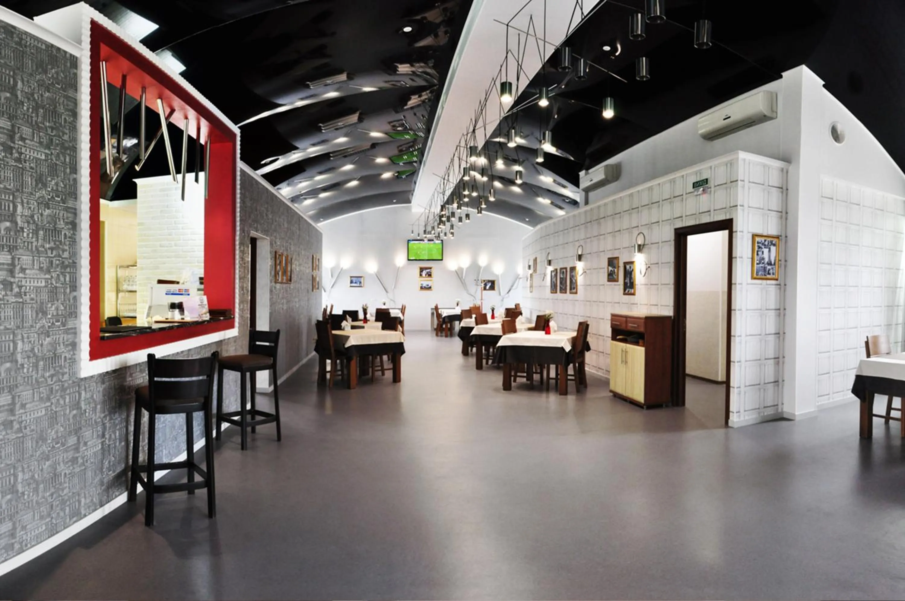 Restaurant/places to eat in Antwo-Hotel