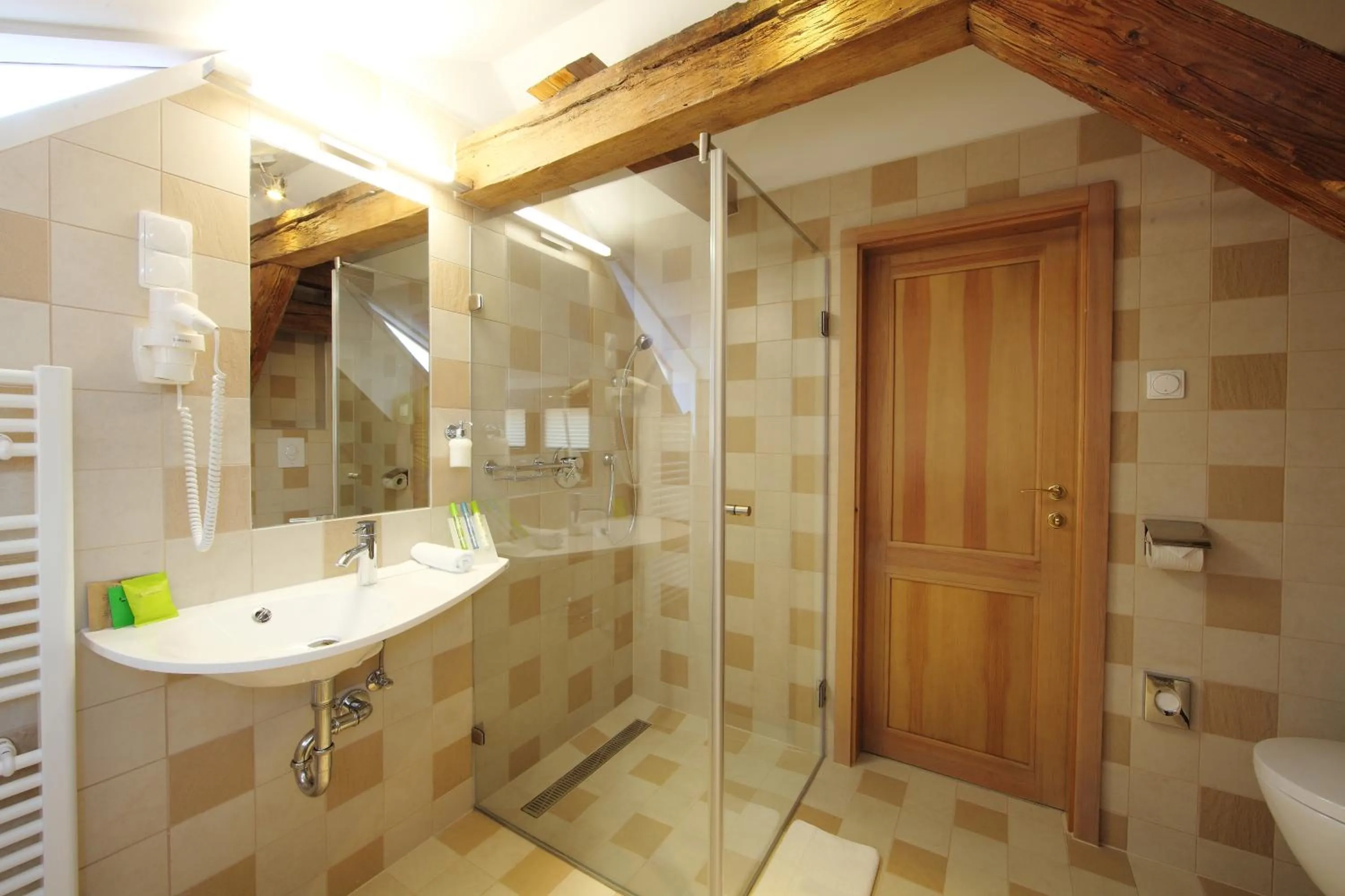 Bathroom in Hotel Historia Malomkert