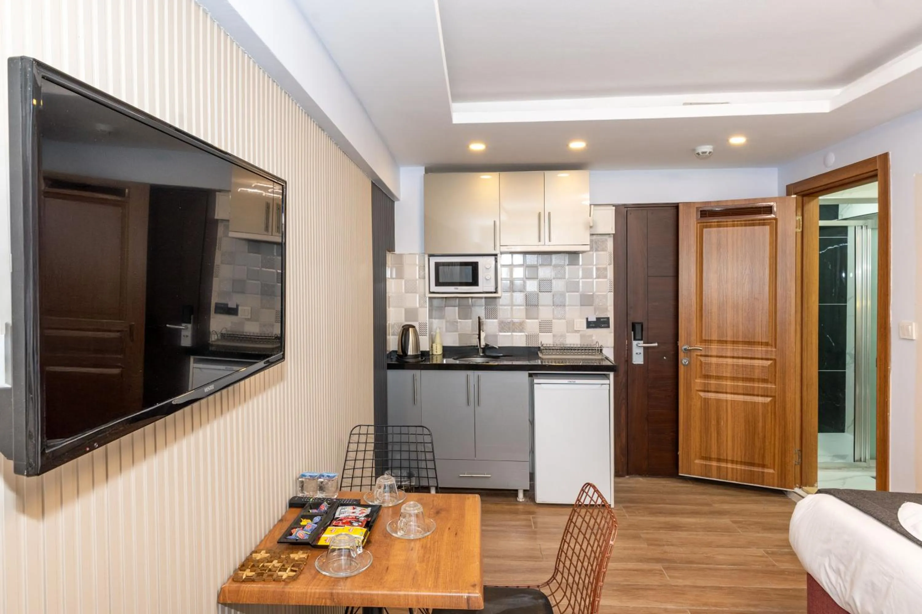 Kitchen or kitchenette in T-Square Residence