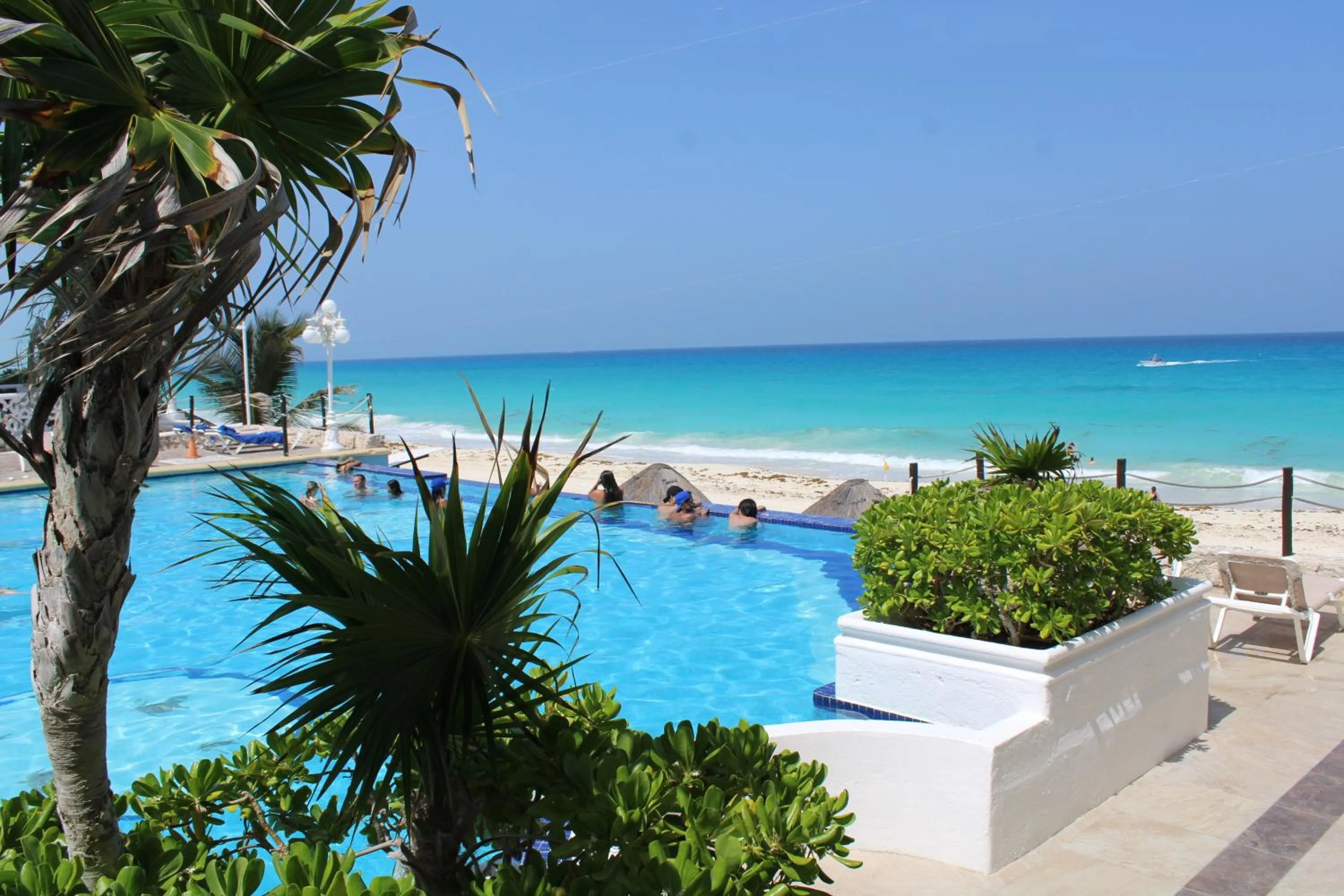 Pool view in BSEA Cancun Plaza Hotel