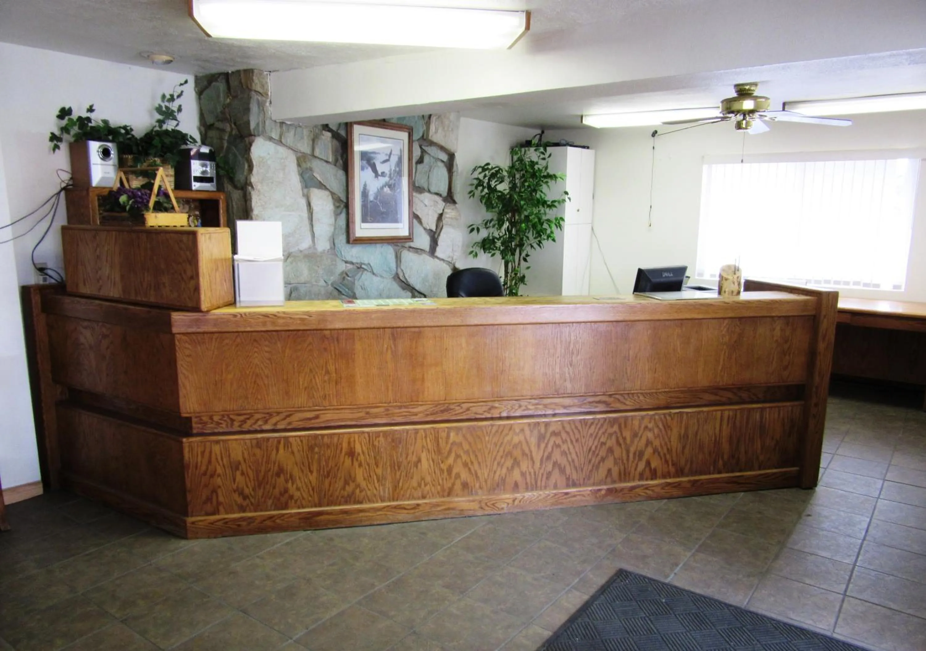 Lobby or reception in Yellowstone Country Inn