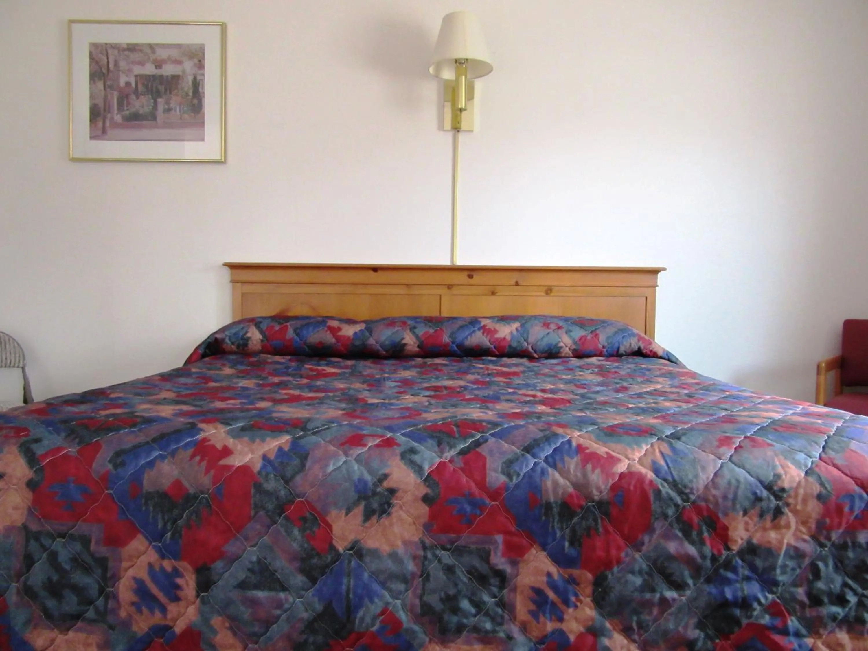 Bed in Yellowstone Country Inn