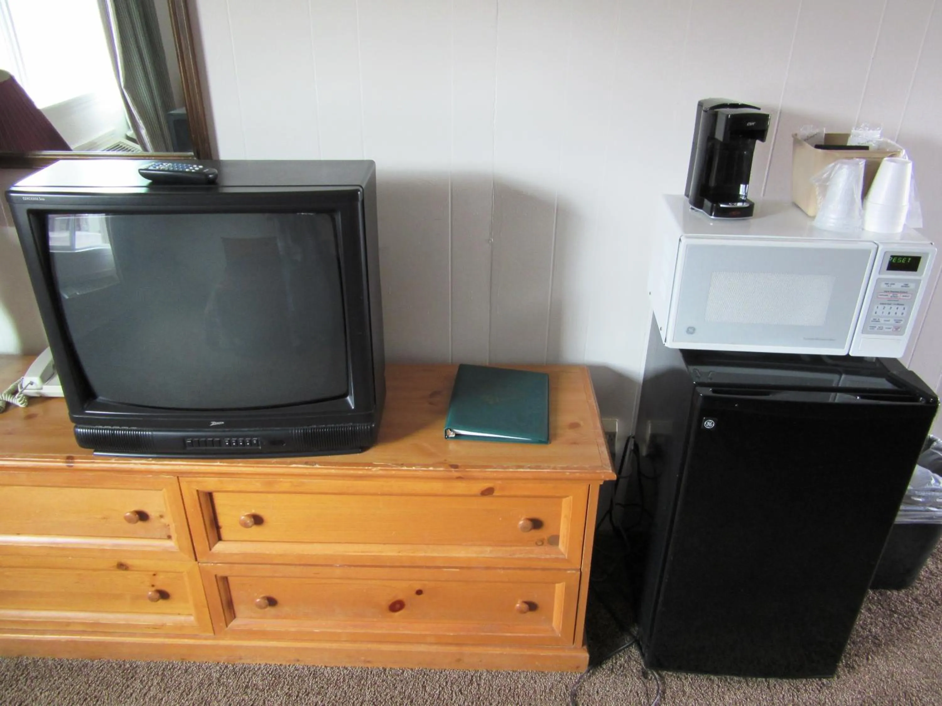 TV and multimedia in Yellowstone Country Inn