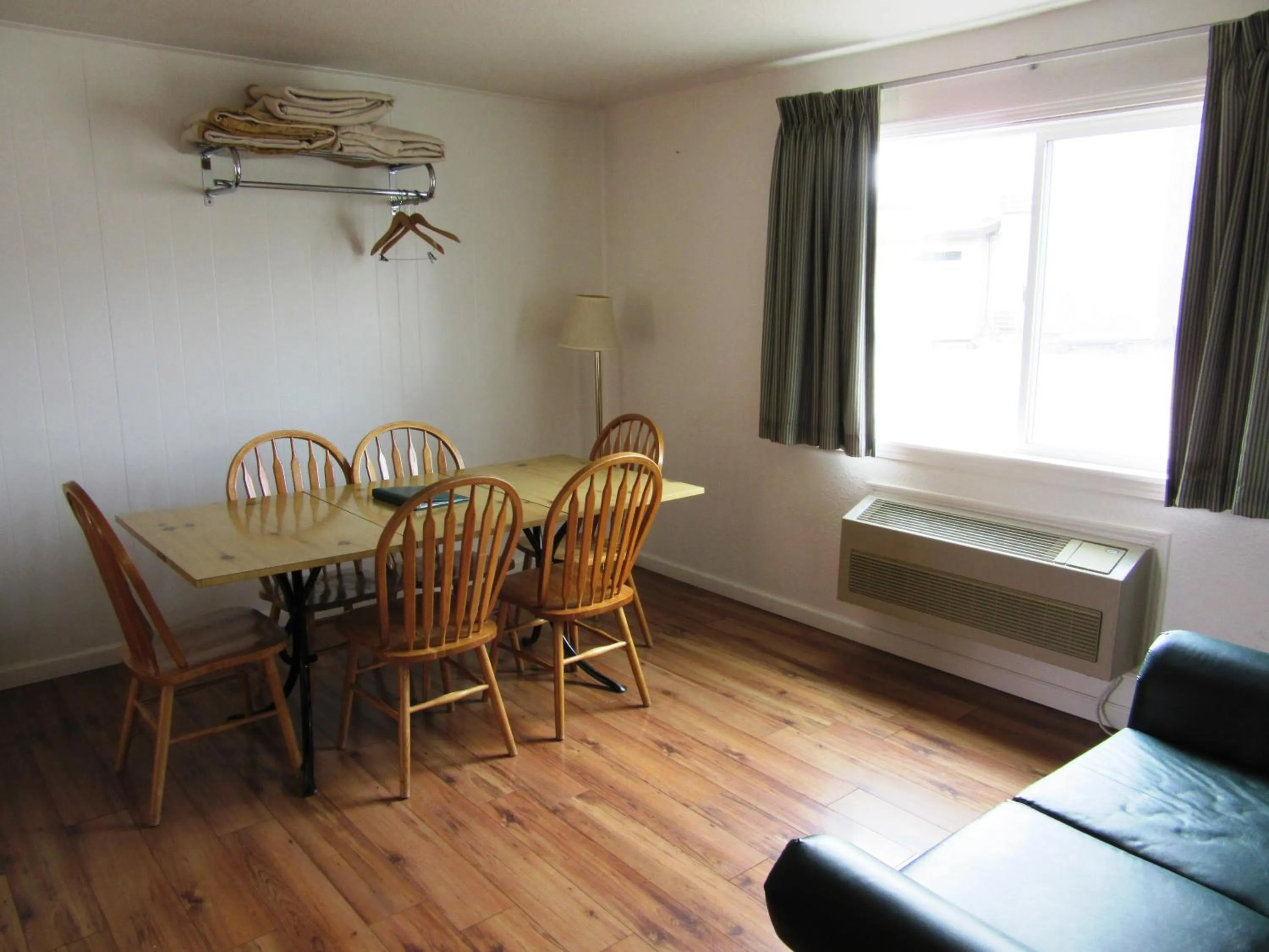 Seating area in Yellowstone Country Inn