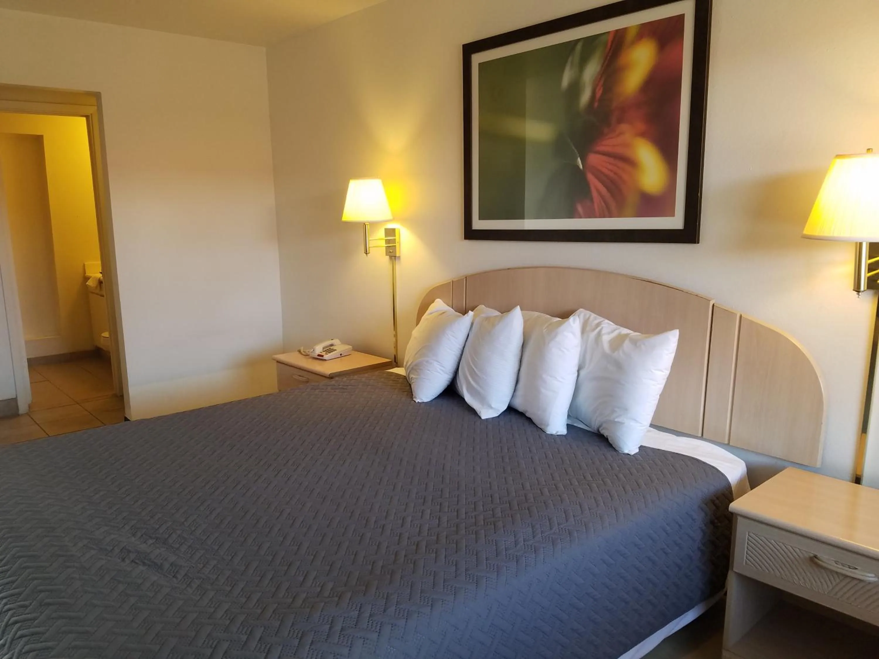 Bed in Americas Best Value Inn-Eloy Casa Grande