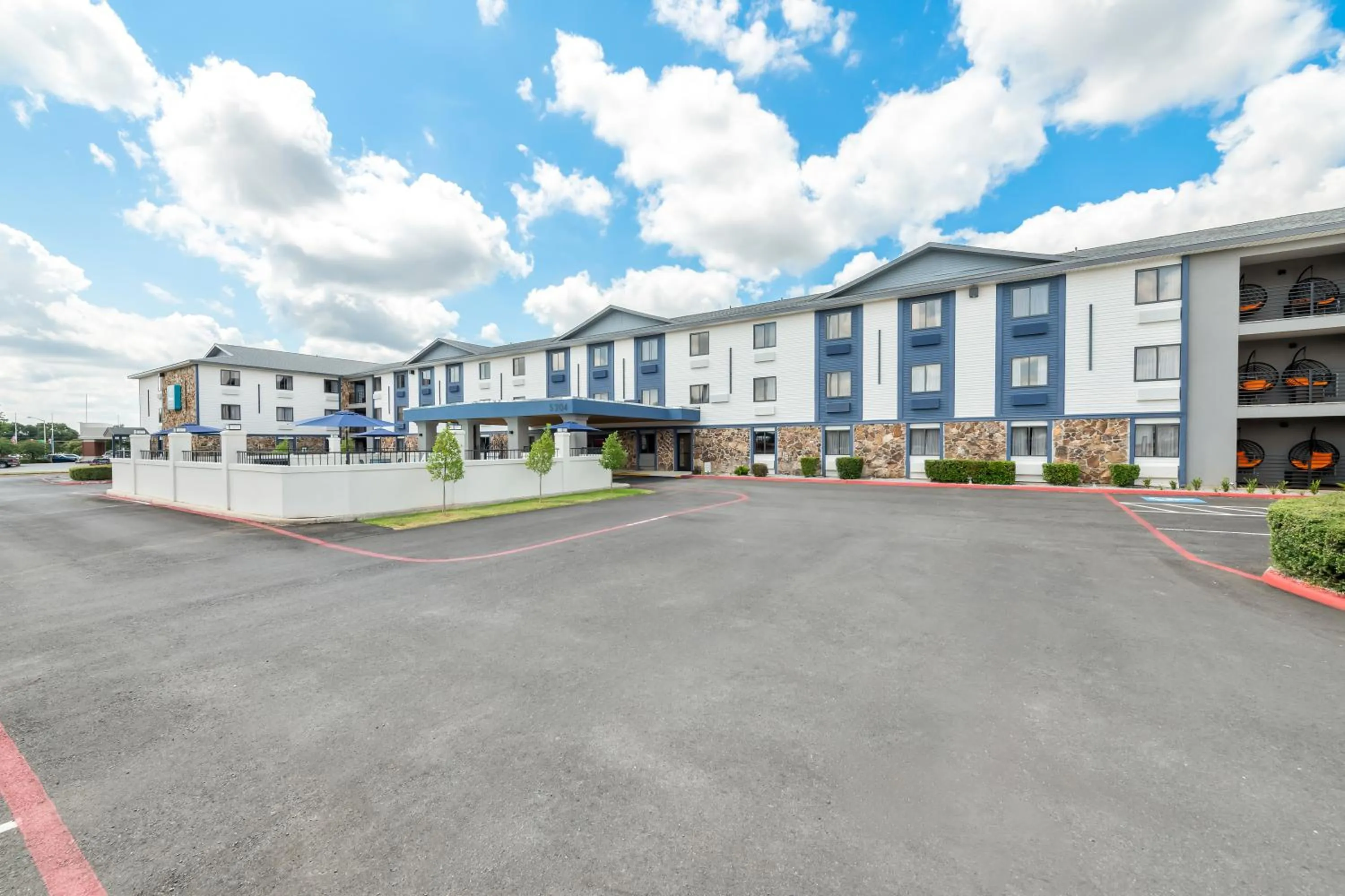 Property building in Clarion Pointe