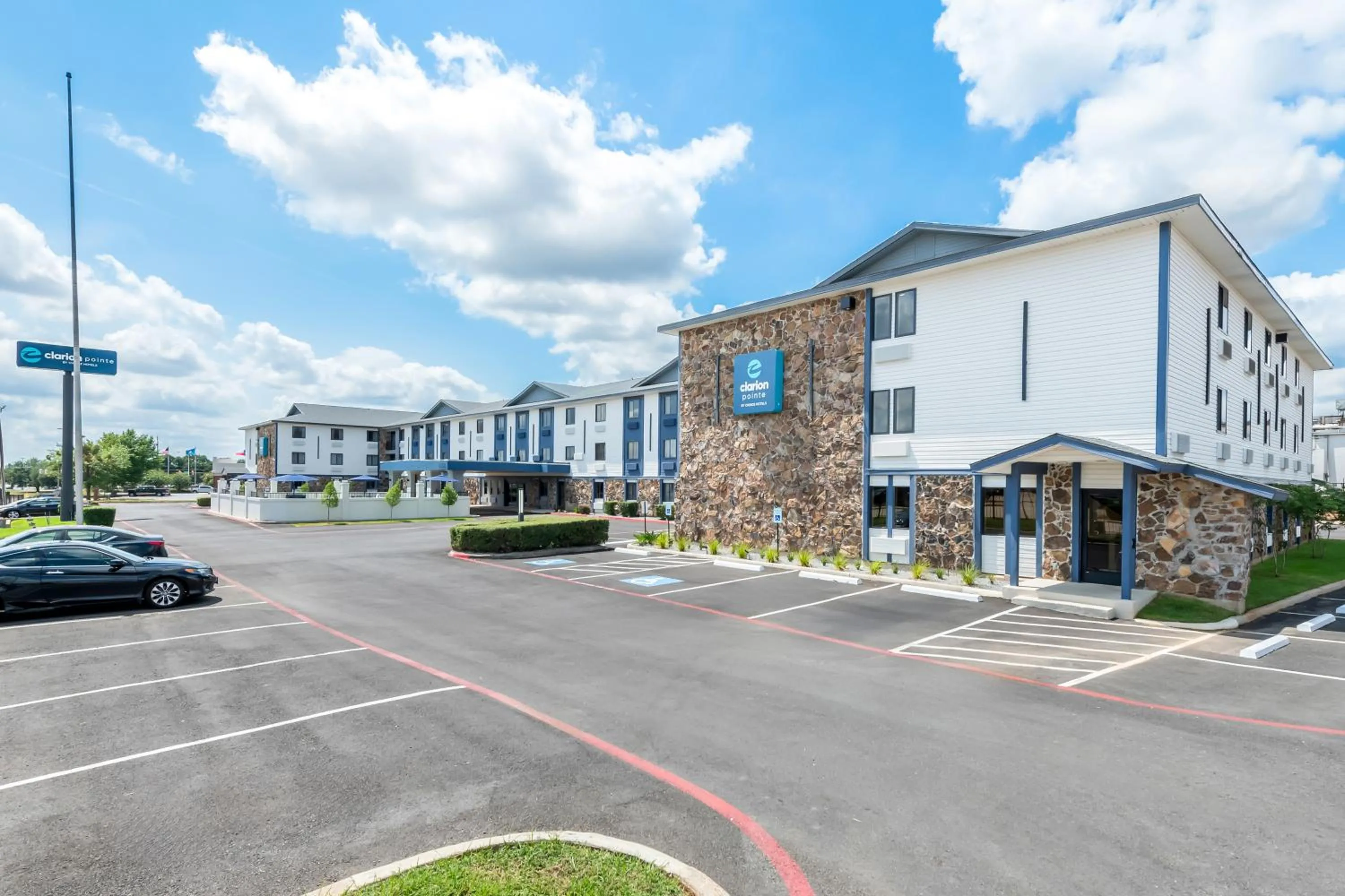 Property building in Clarion Pointe