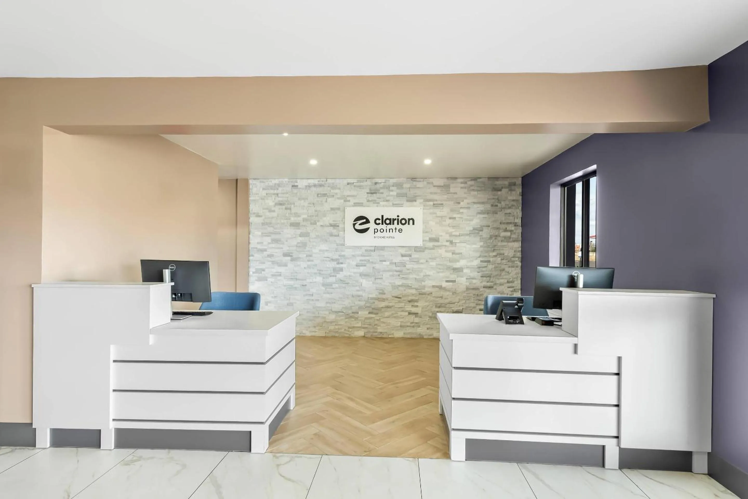 Lobby or reception in Clarion Pointe