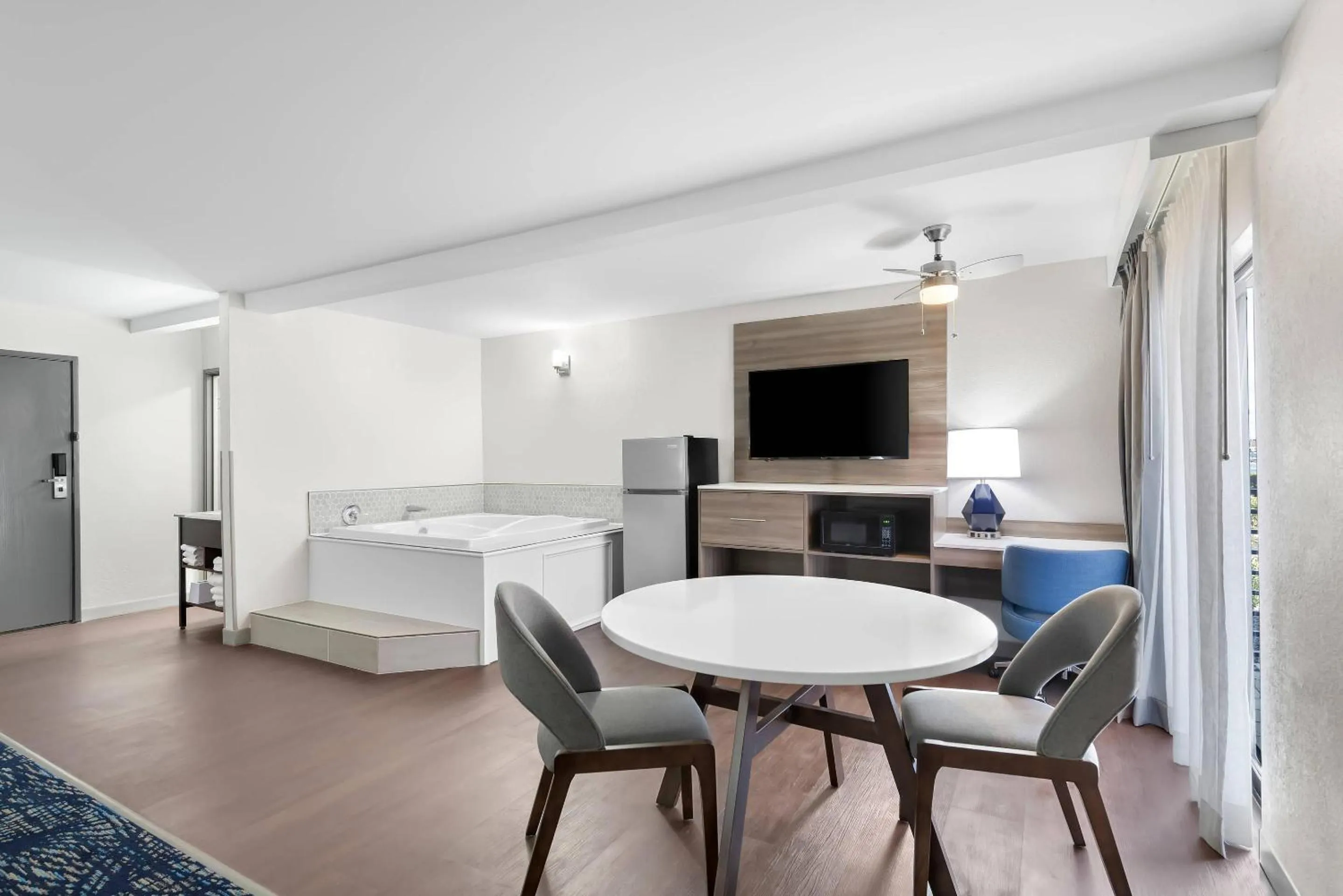 Bedroom, Bed in Clarion Pointe