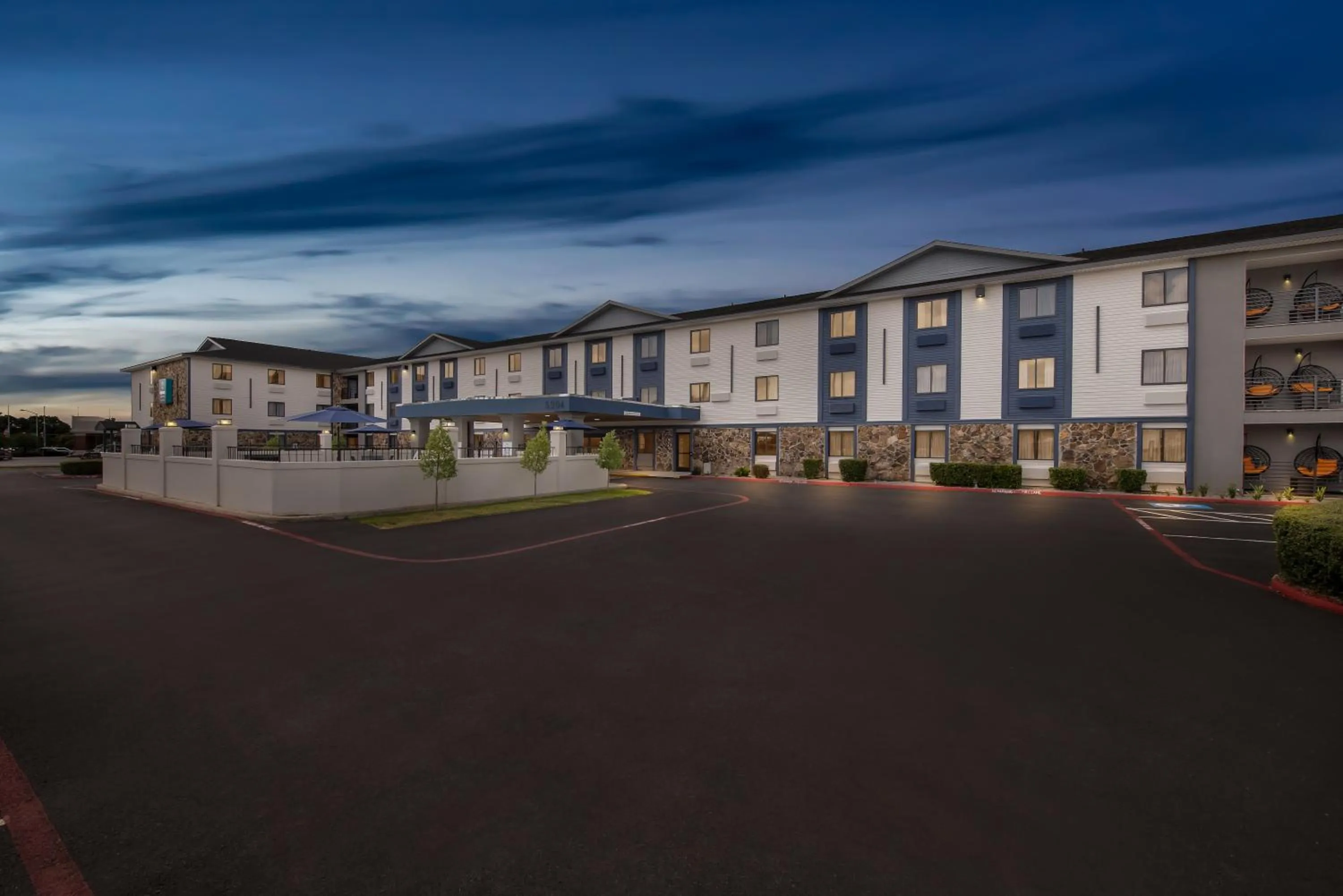 Property building in Clarion Pointe