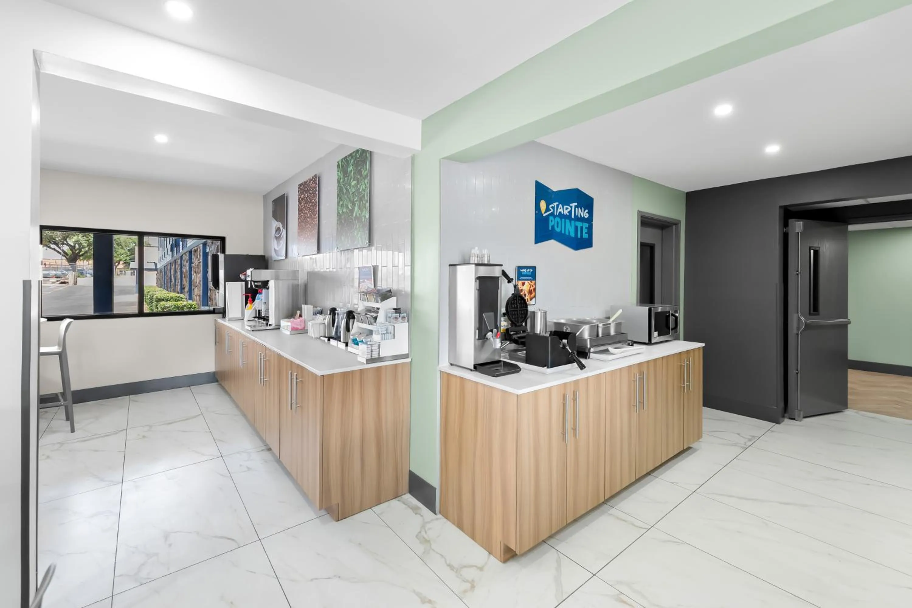 Breakfast in Clarion Pointe