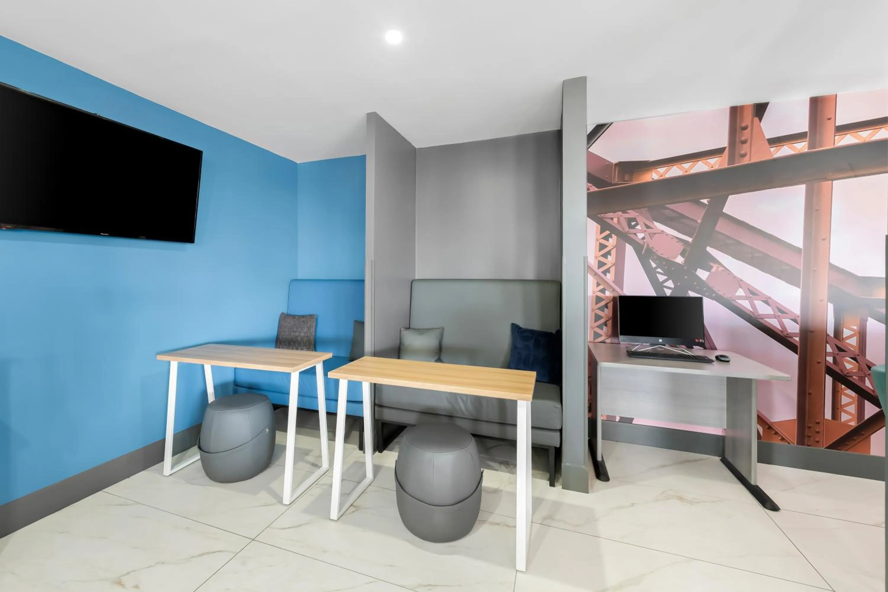 Lobby or reception in Clarion Pointe