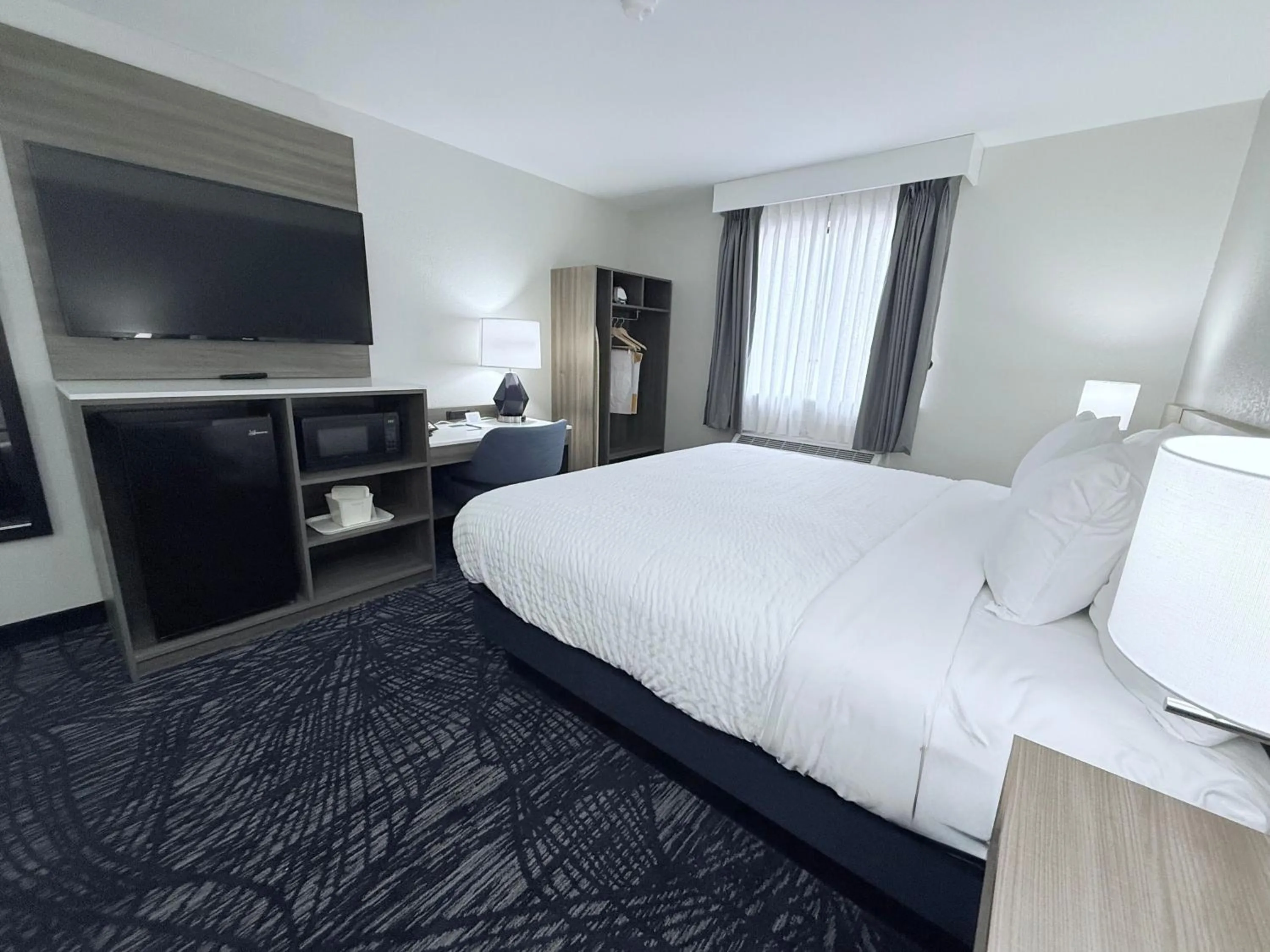 King Room - Non Smoking in Clarion Pointe