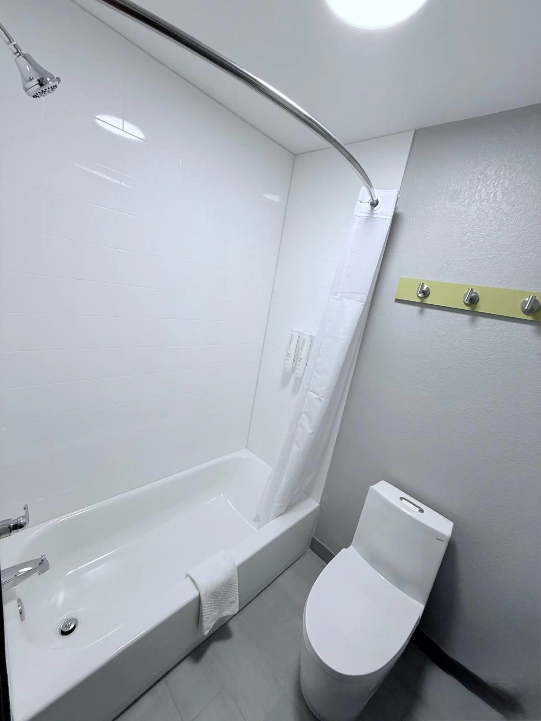 Quadruple Room with Two Queen Beds - Non Smoking in Clarion Pointe