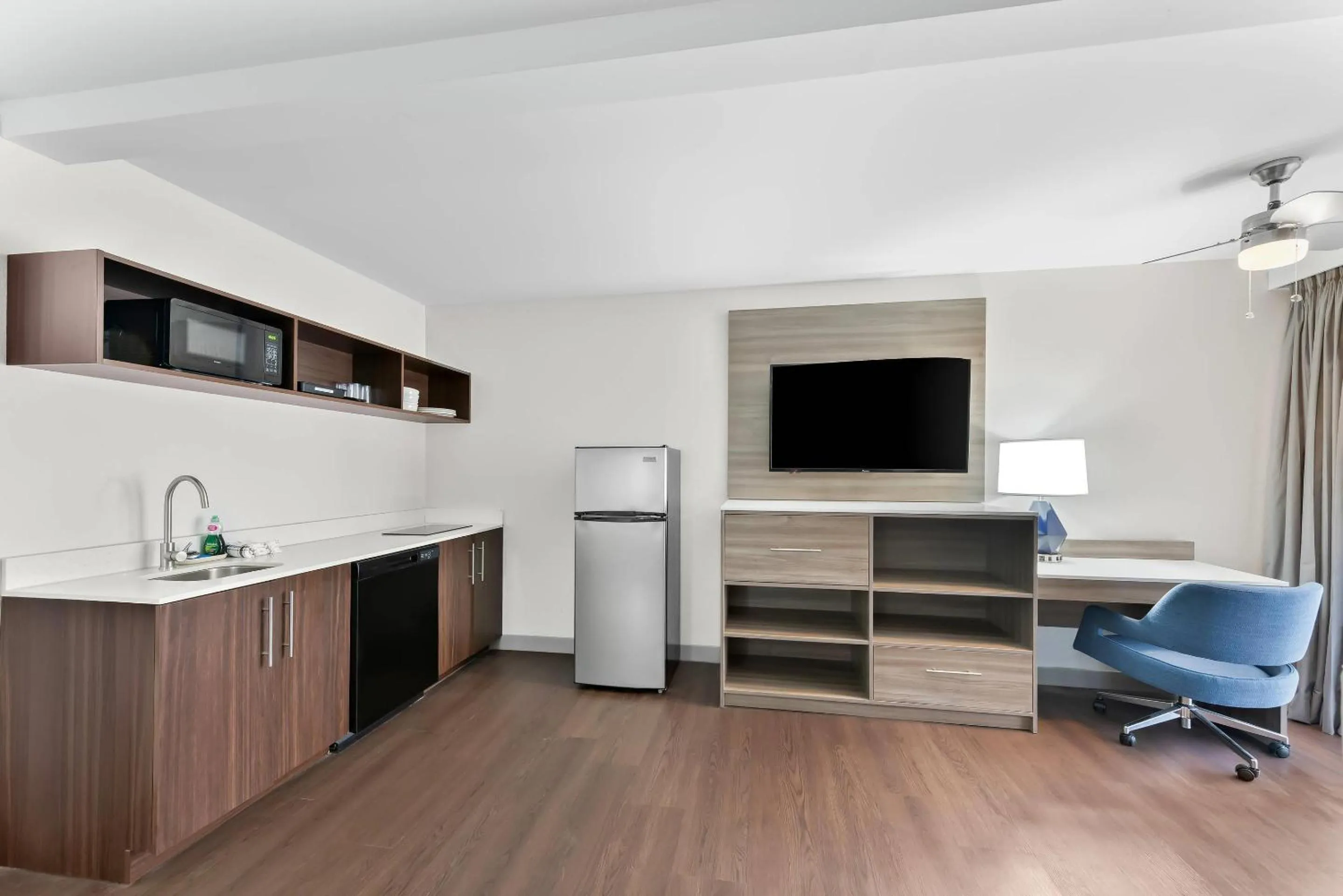 Bedroom in Clarion Pointe