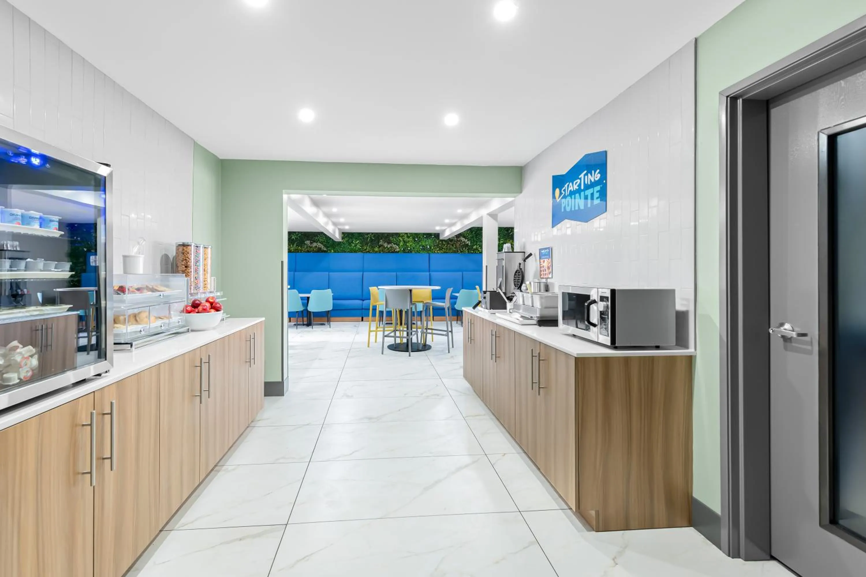 Breakfast in Clarion Pointe