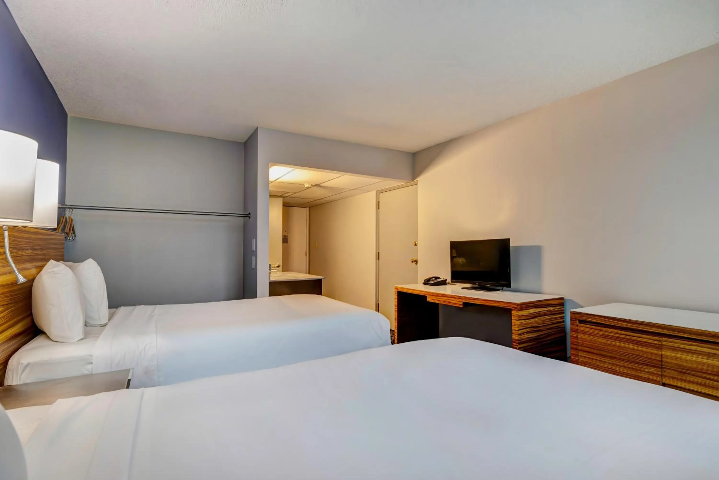 Bedroom, Bed in Motel 6 Arlington TX Entertainment District