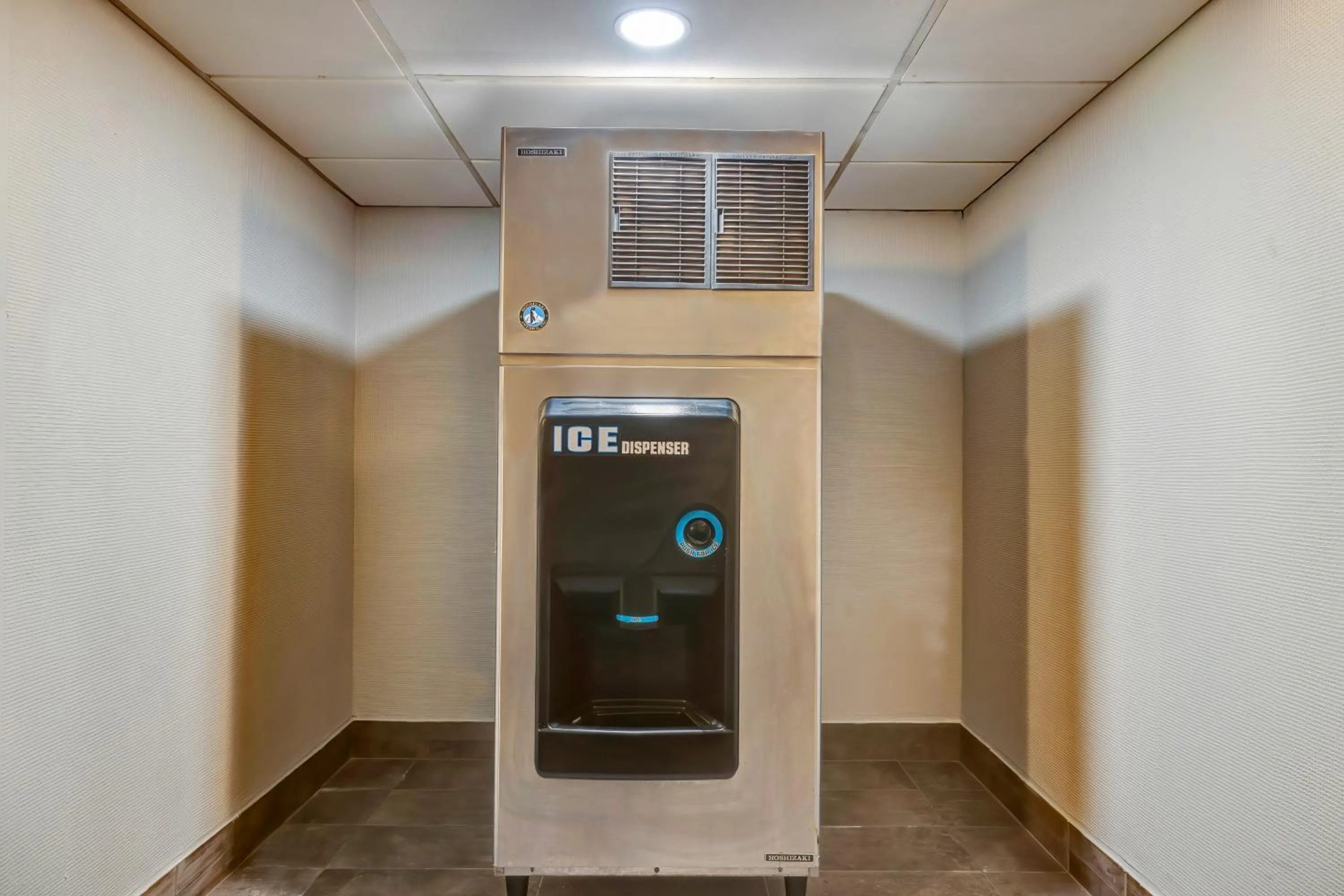 vending machine in Motel 6 Arlington TX Entertainment District