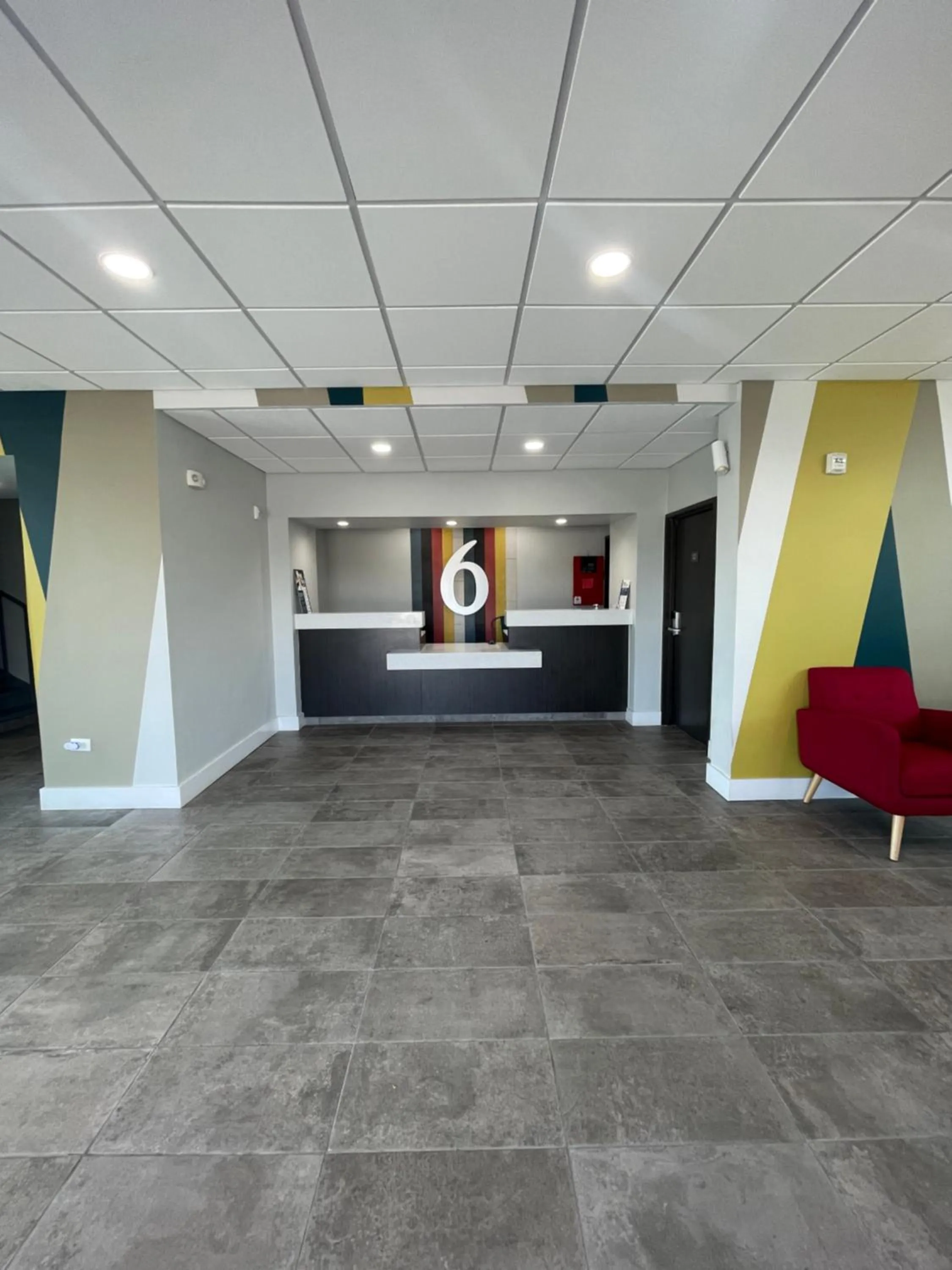 Living room in Motel 6 Arlington TX Entertainment District