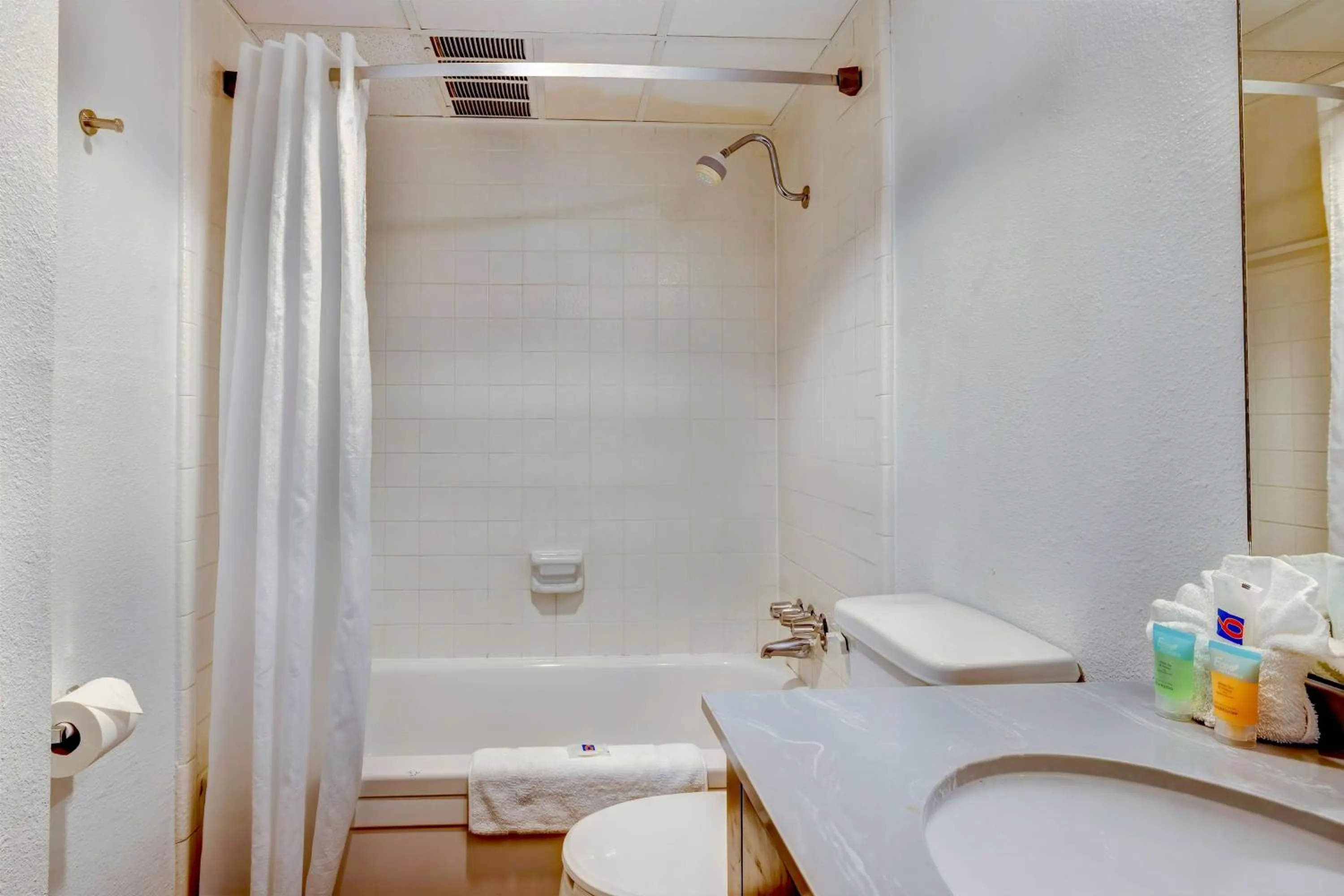 Bathroom in Motel 6 Arlington TX Entertainment District