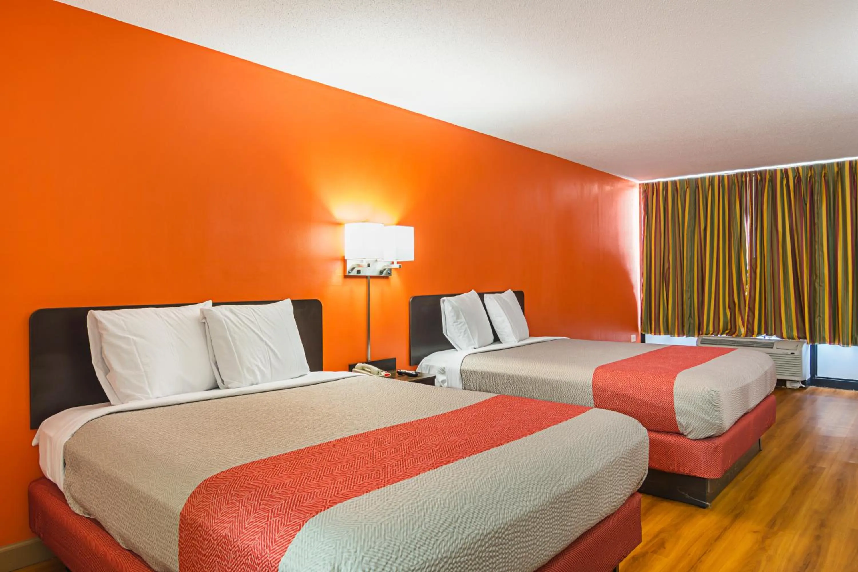 Bedroom, Bed in Motel 6-Cleveland, TN