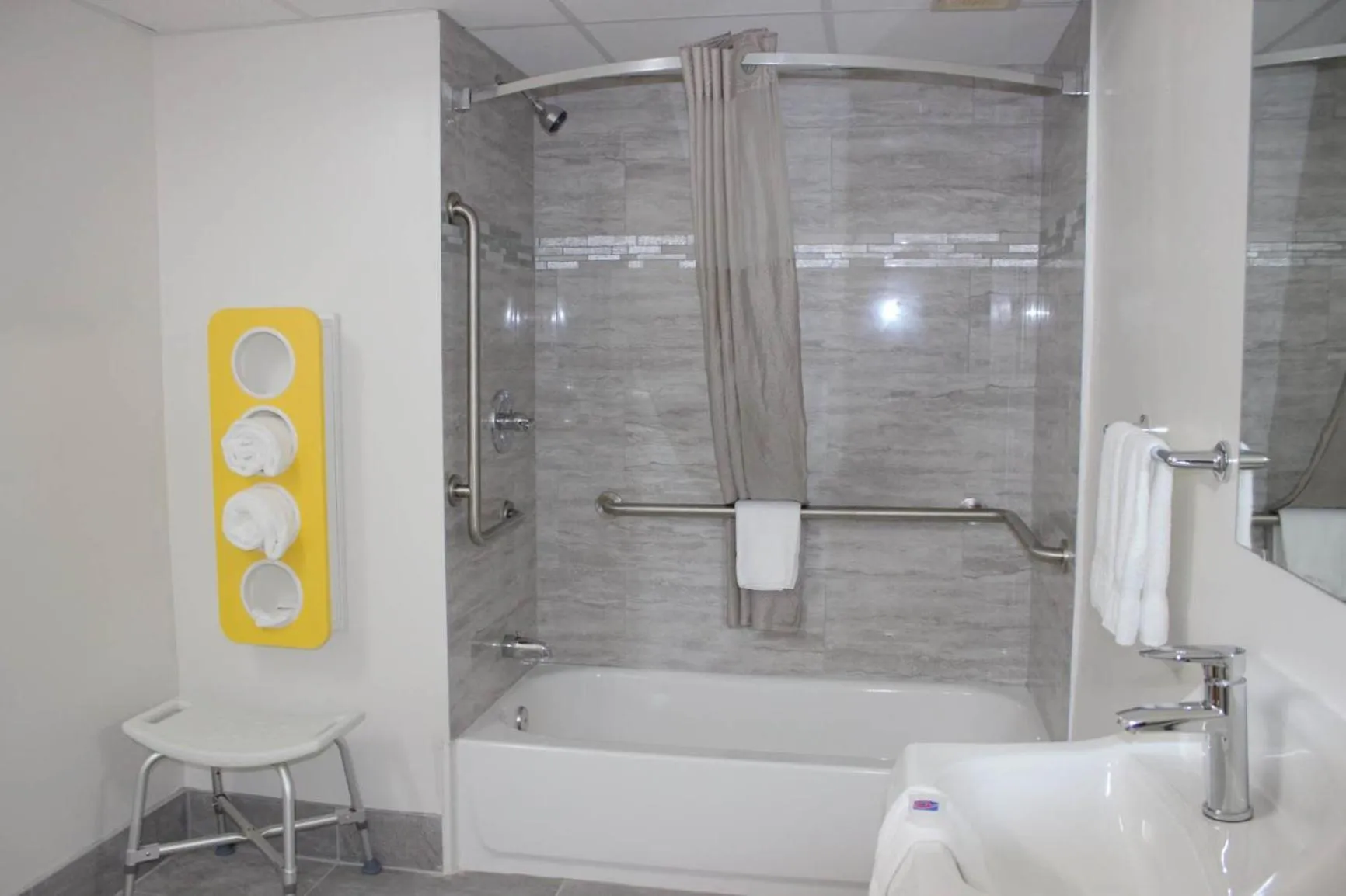 Bathroom in Motel 6-Cleveland, TN