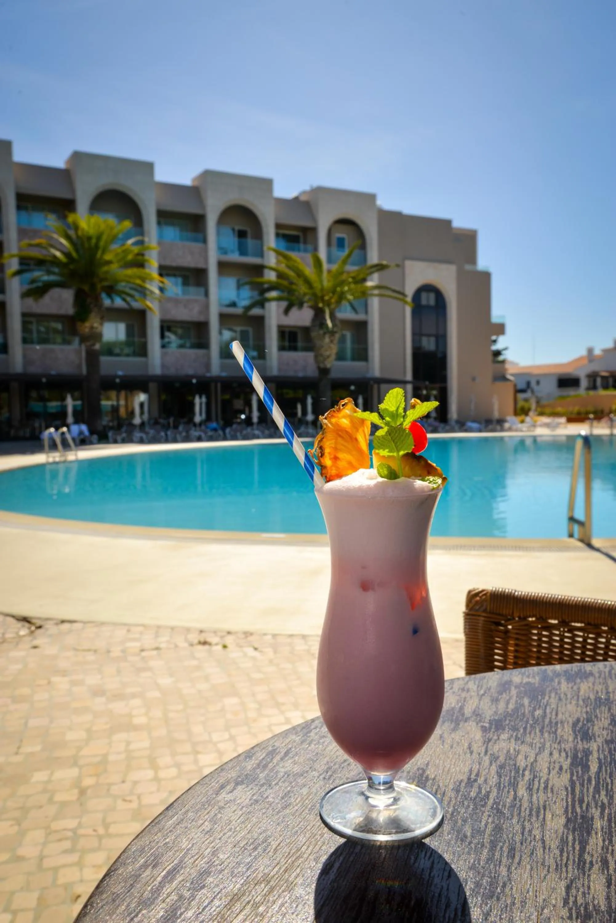 Lounge or bar in Falésia Hotel - Adults Only