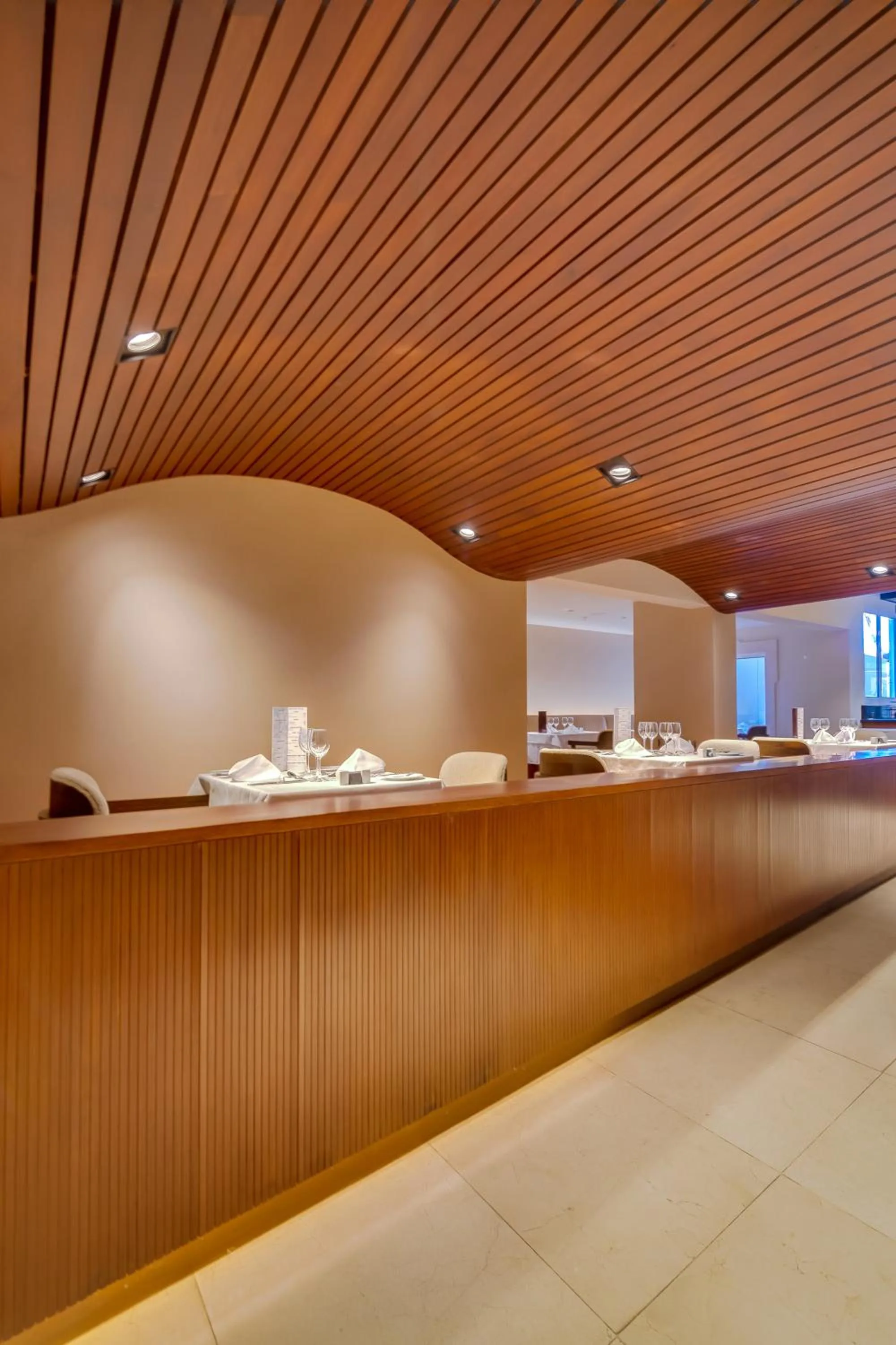 Restaurant/places to eat in Falésia Hotel - Adults Only