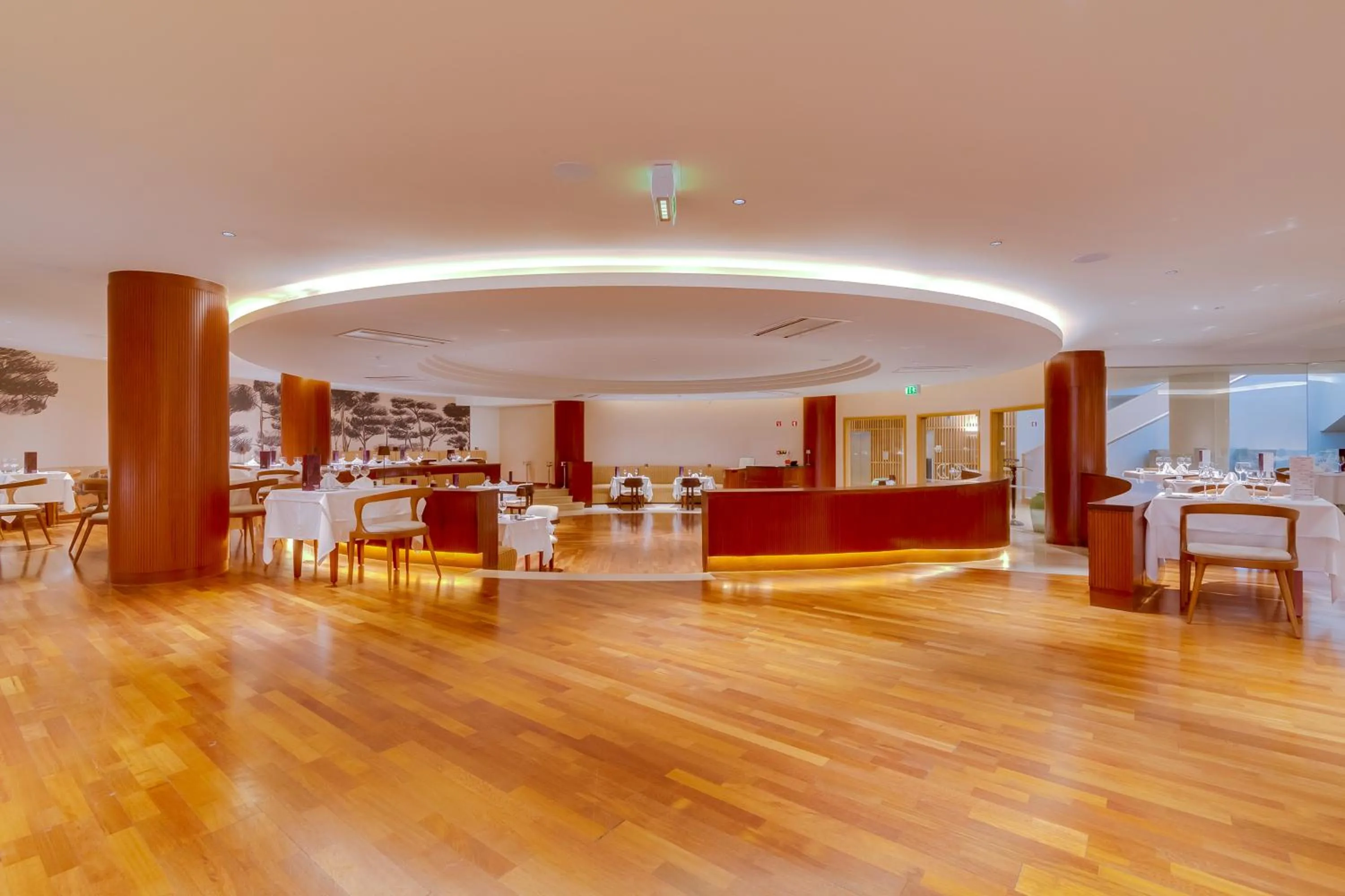 Restaurant/places to eat in Falésia Hotel - Adults Only