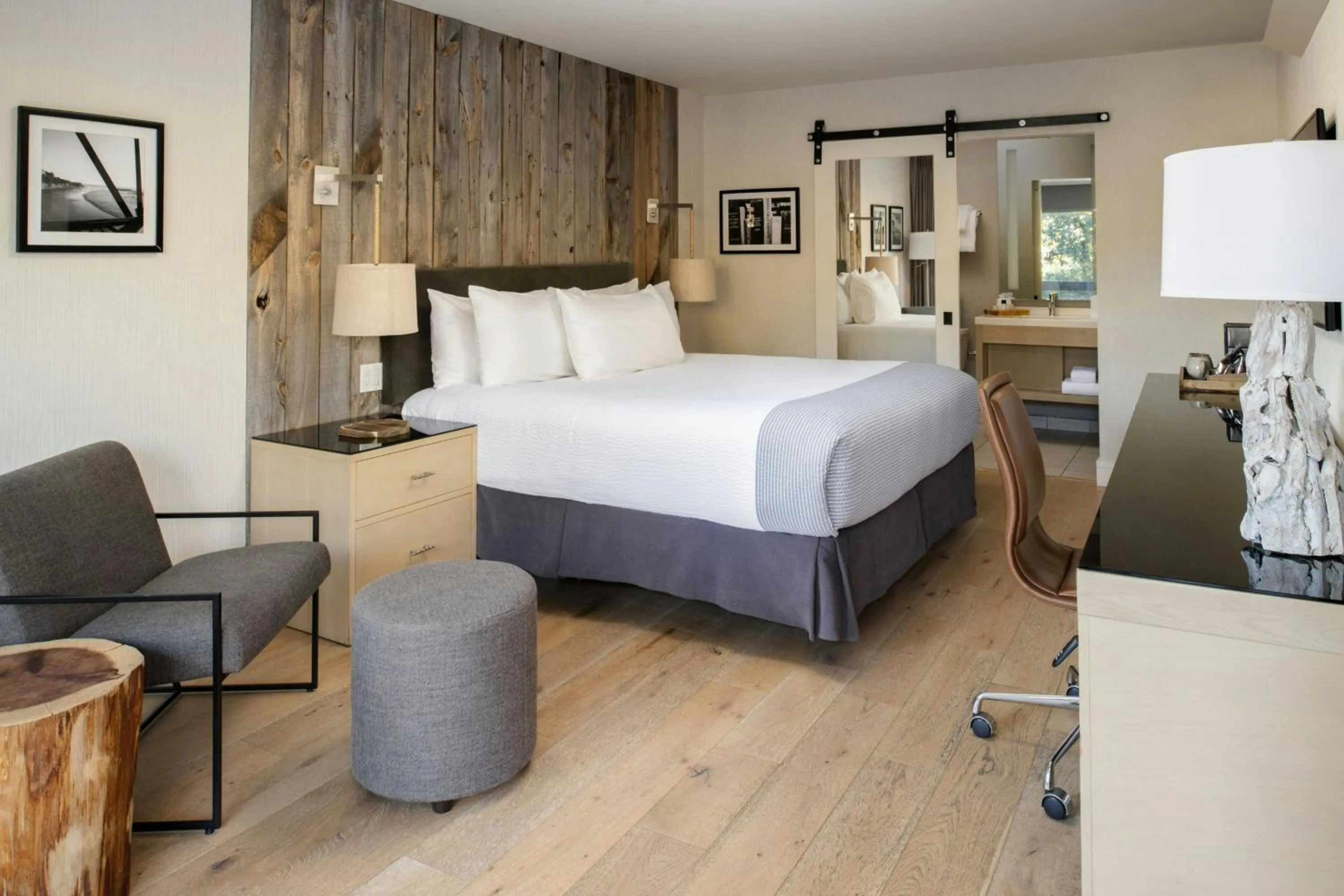 Photo of the whole room, Bed in Hotel Paradox, Autograph Collection