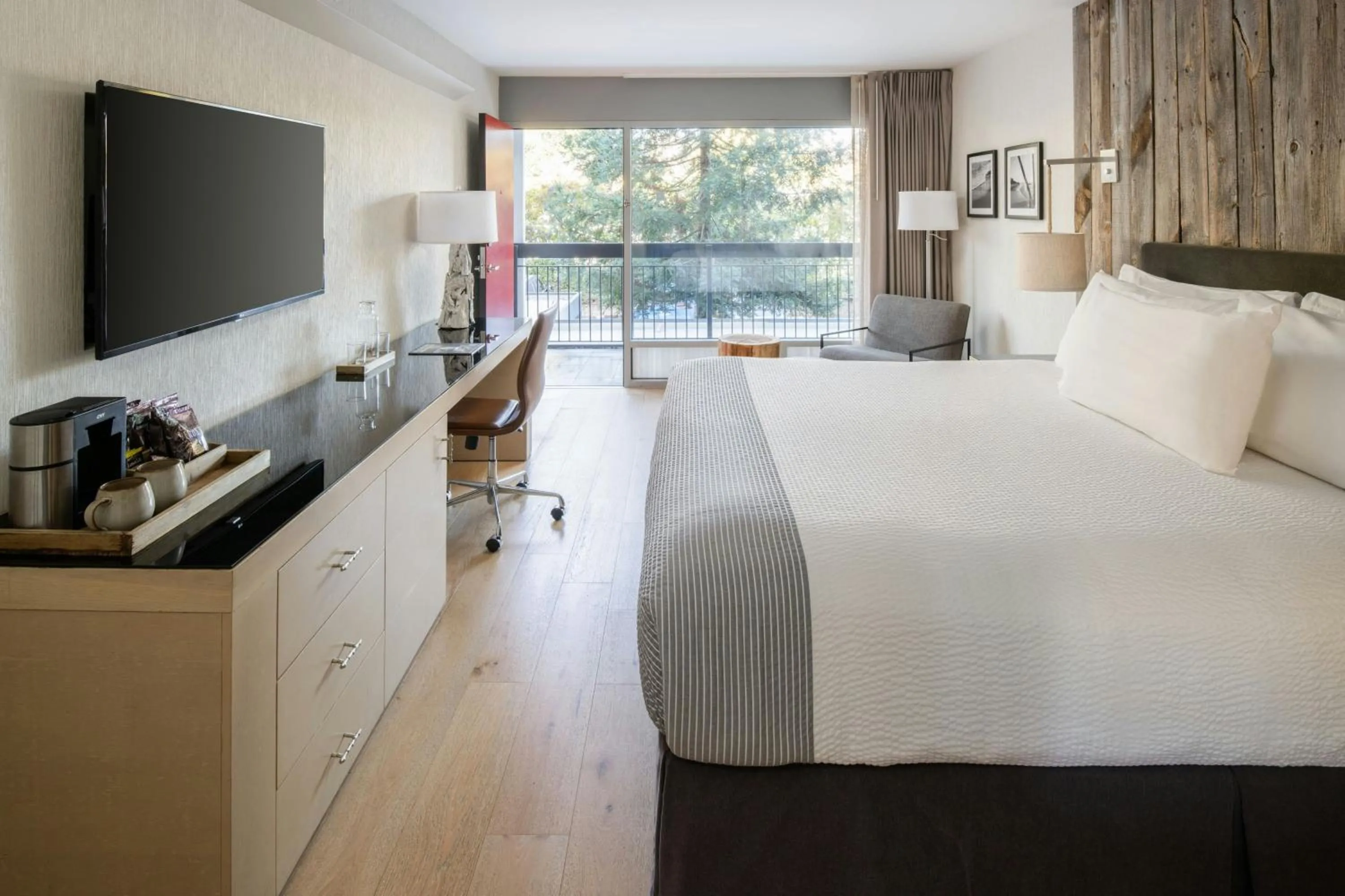 Photo of the whole room, Bed in Hotel Paradox, Autograph Collection