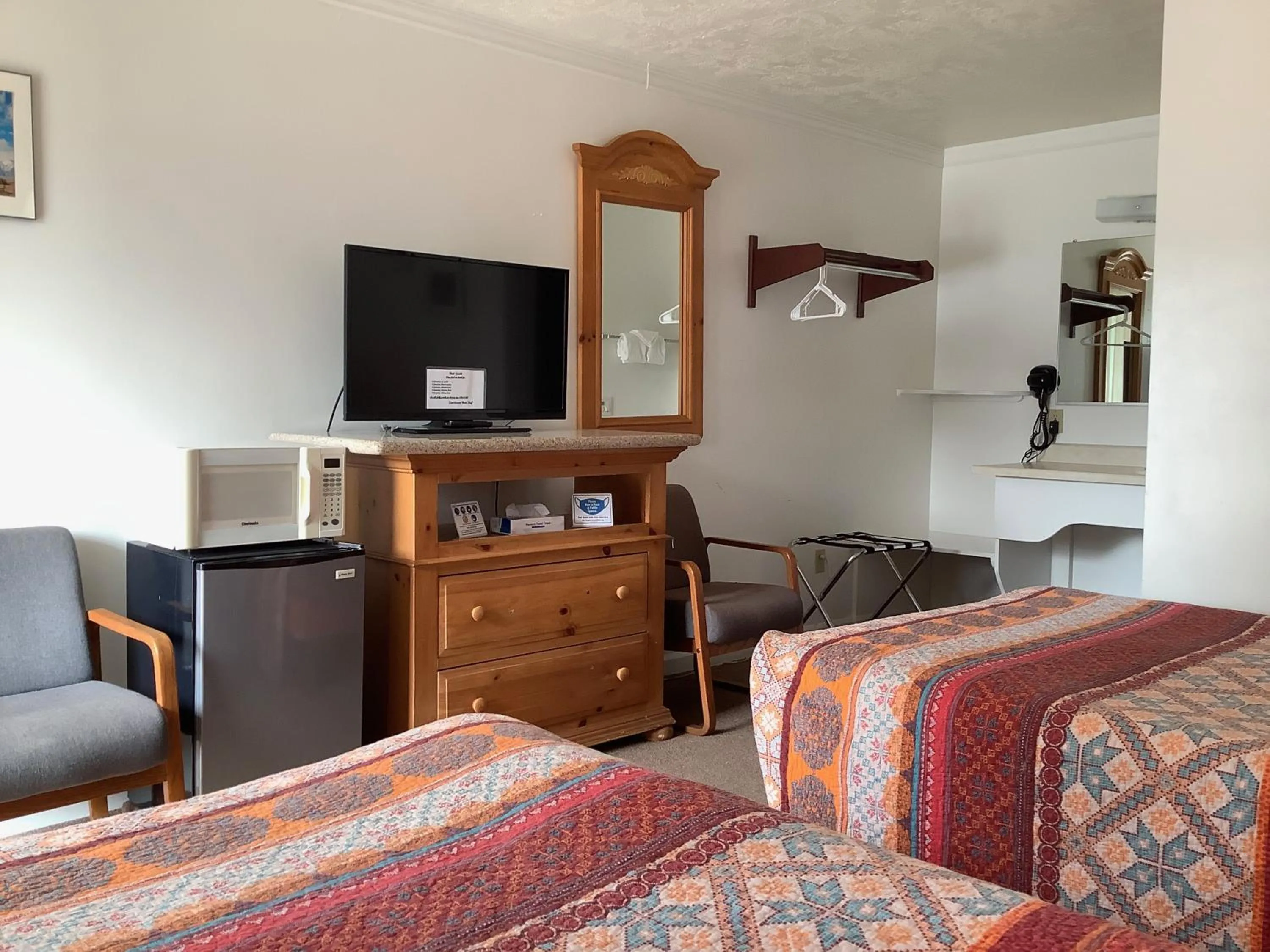 Bedroom, Bed in Independence Courthouse Motel