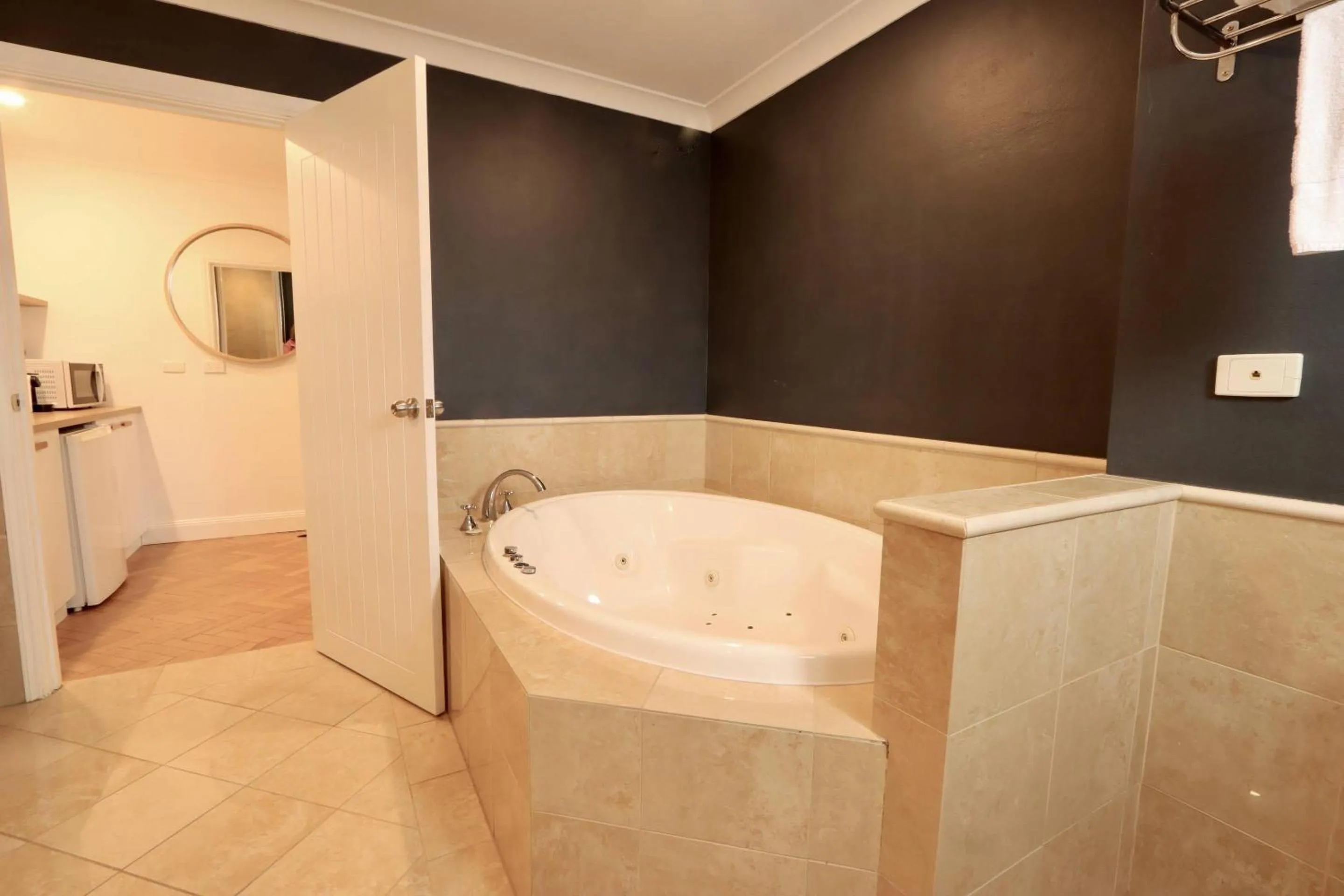 Bedroom in The Quarters, an Ascend Collection Hotel