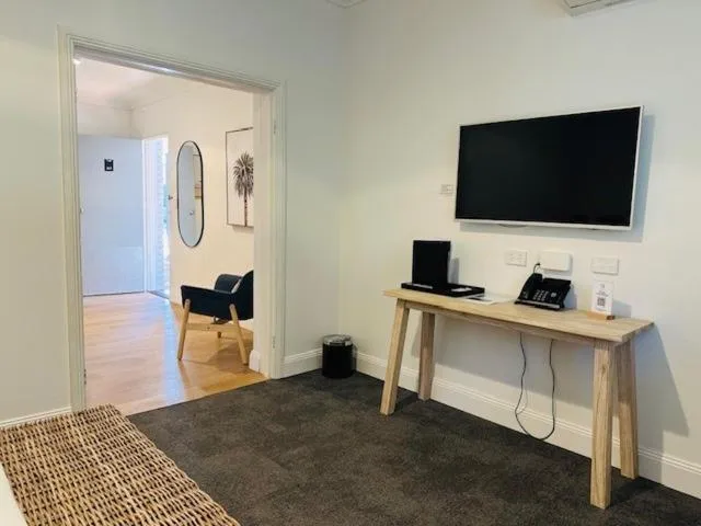 TV and multimedia in The Quarters, an Ascend Collection Hotel