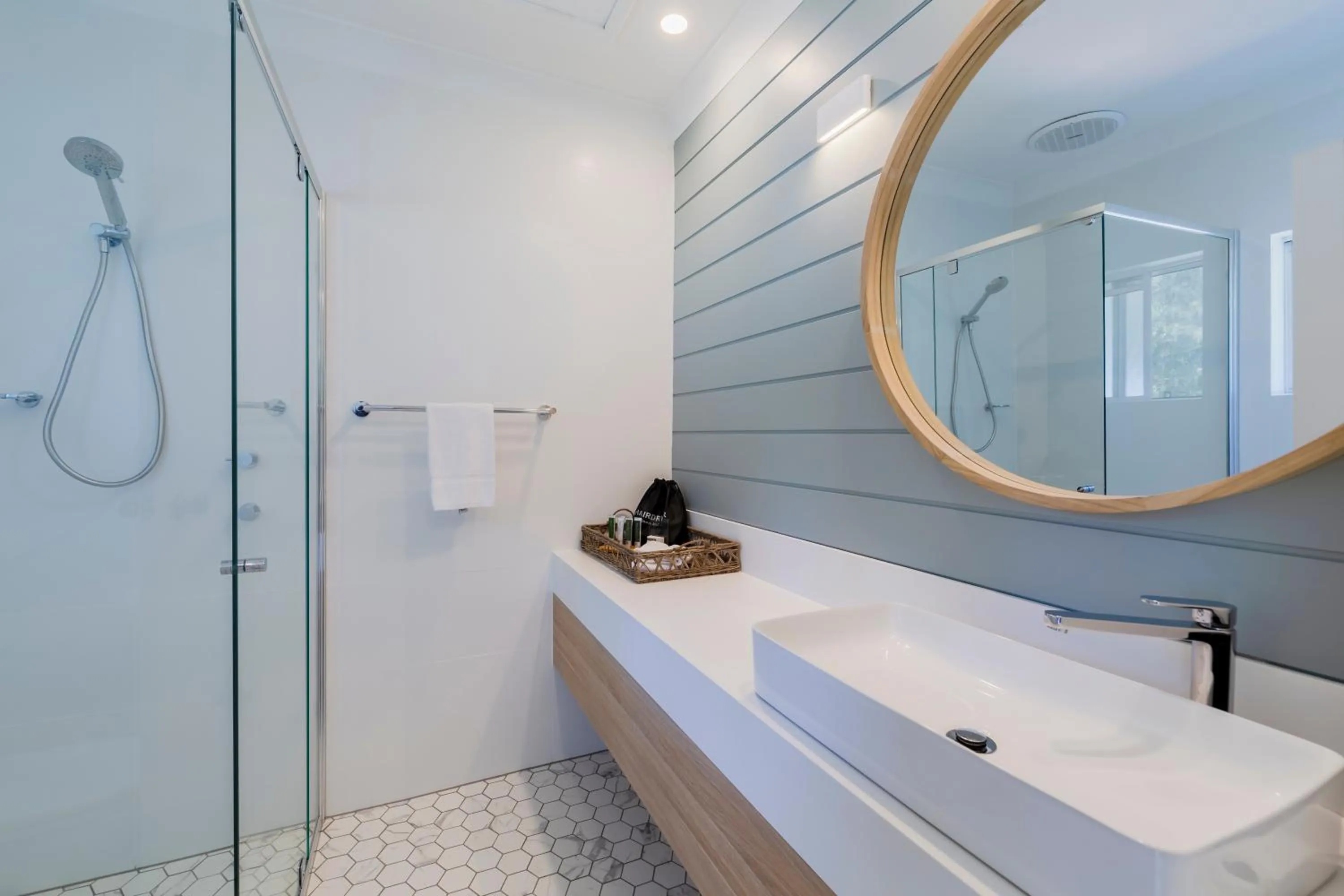 Bathroom in The Quarters, an Ascend Collection Hotel