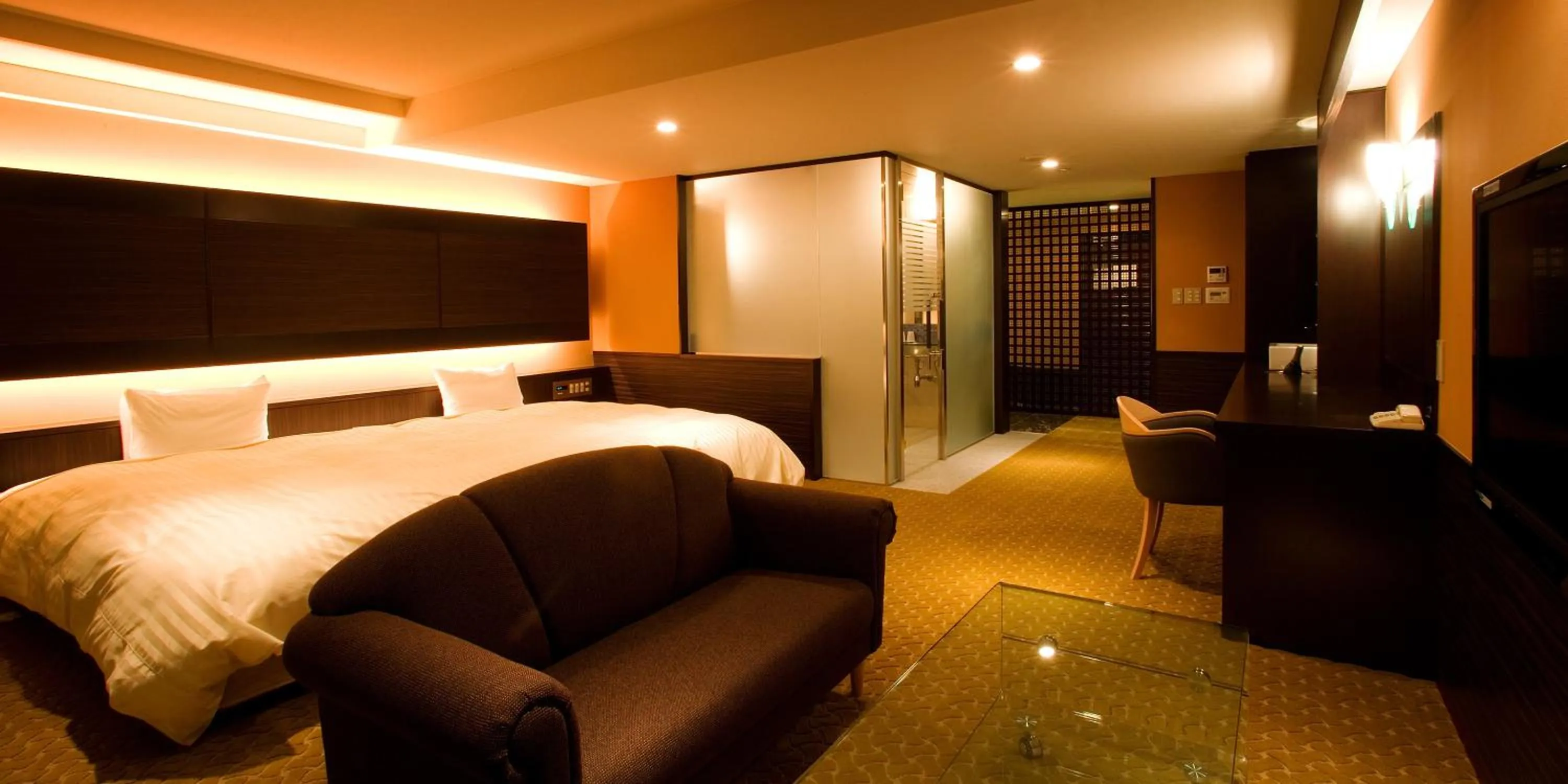 Photo of the whole room, Bed in Hotel Cypress Karuizawa