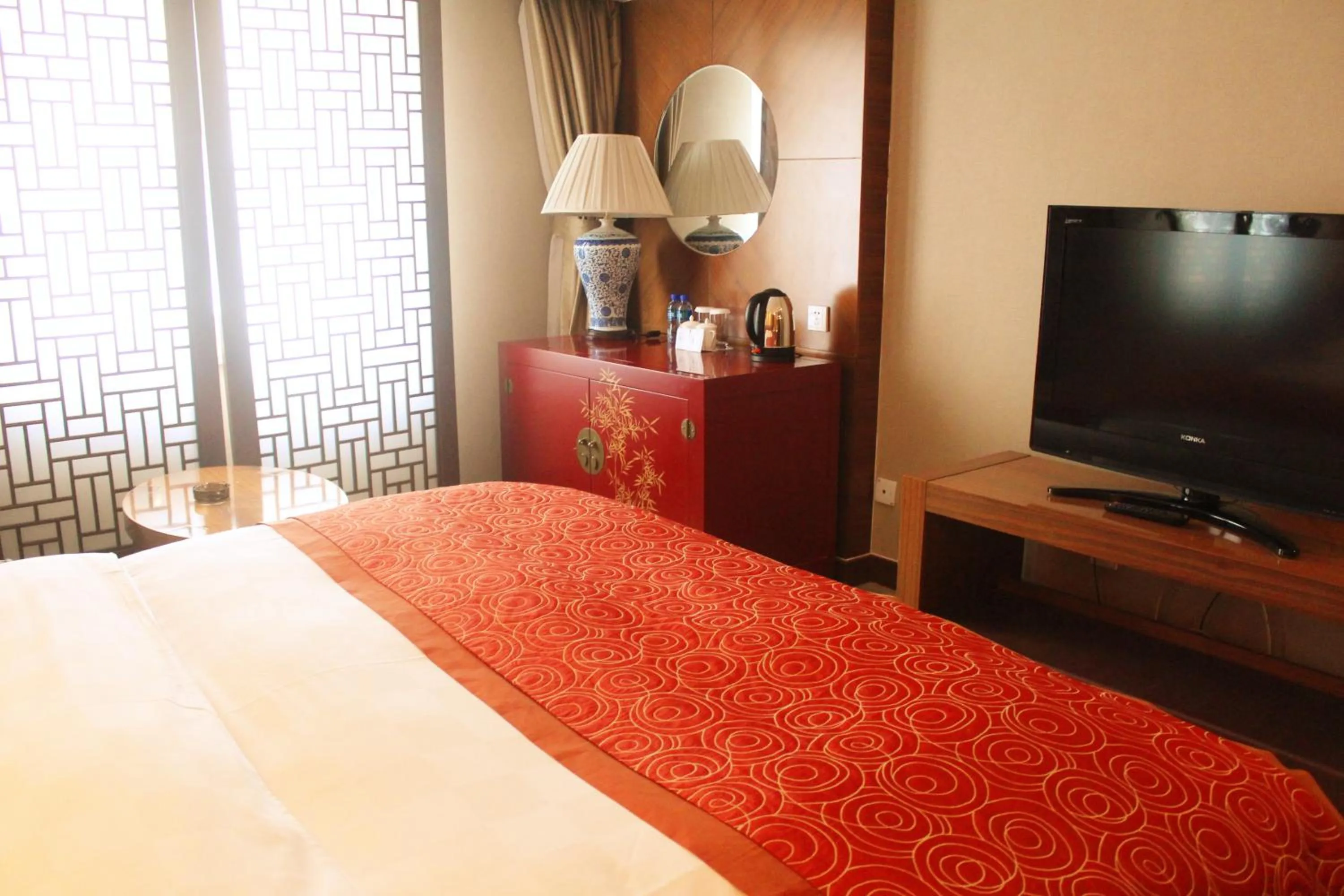 Bedroom in Beijing Continental Grand Hotel