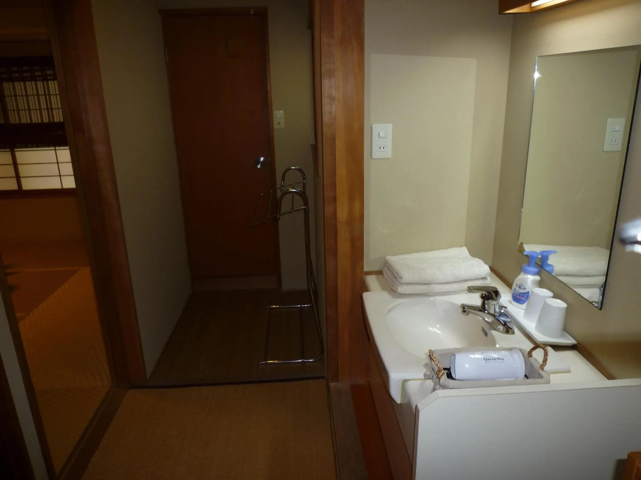 Decorative detail, Bed in Yudanaka Tawaraya Ryokan