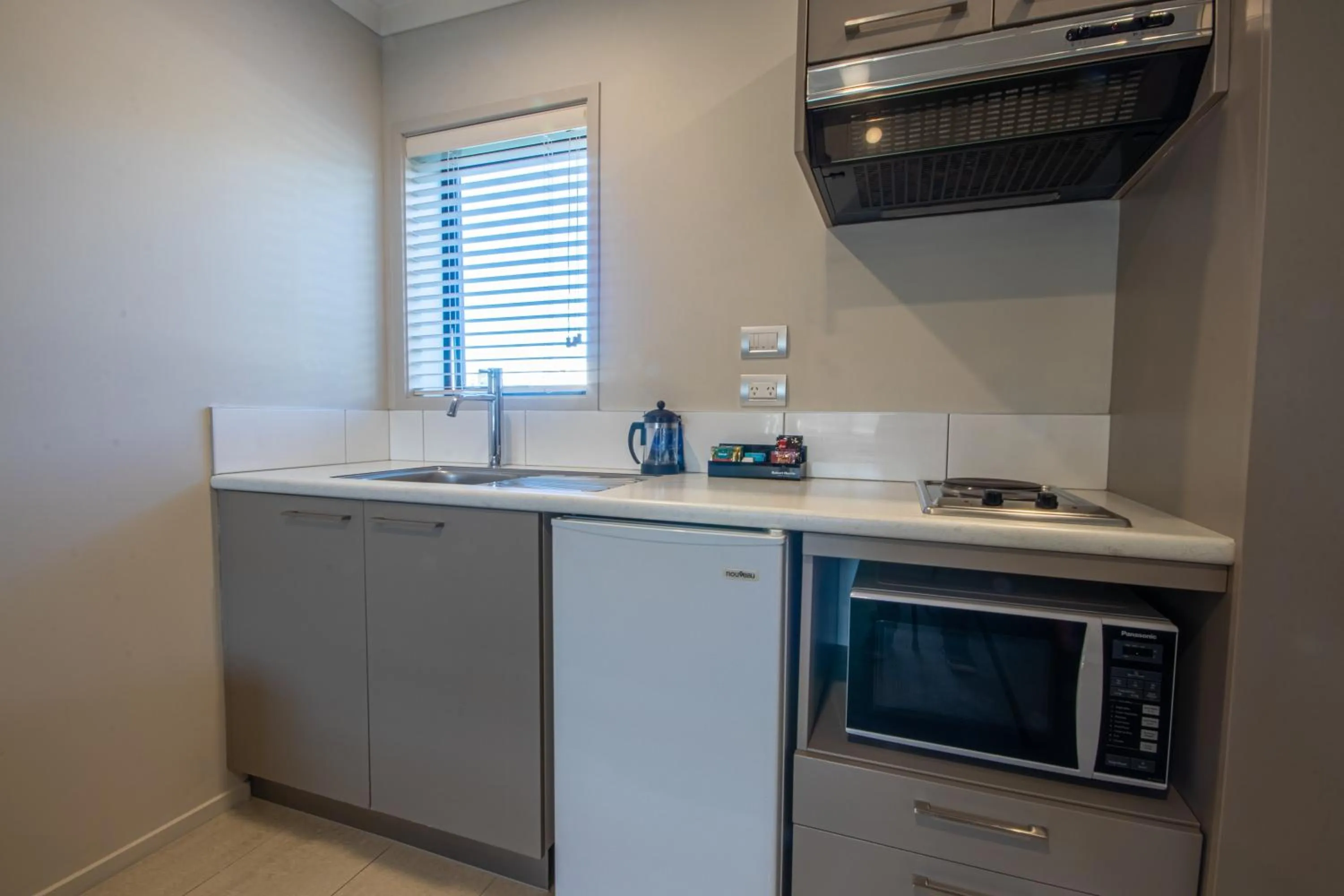 Kitchen or kitchenette in Amity Motel
