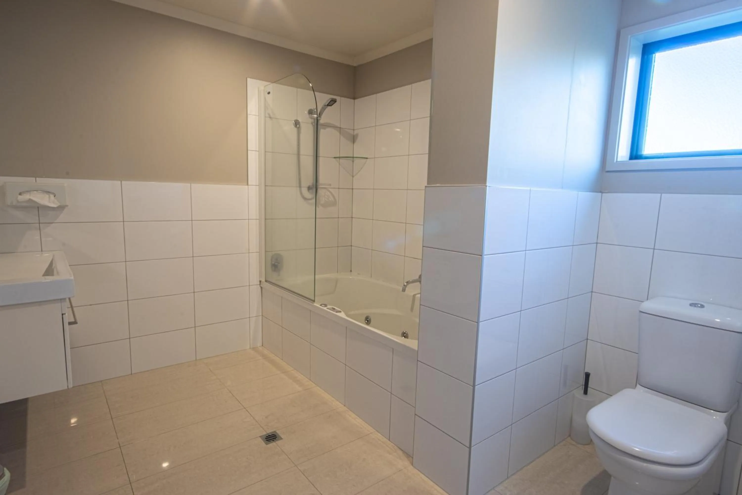 Bathroom in Amity Motel