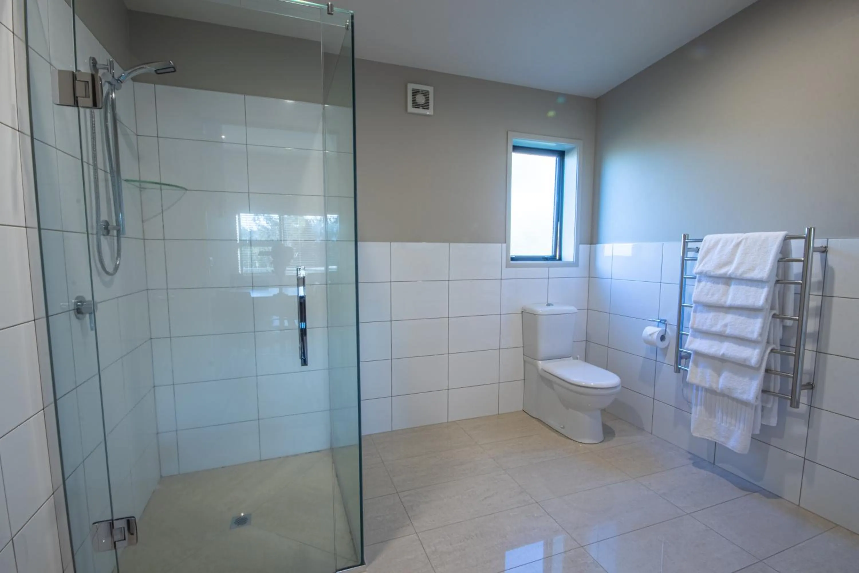 Bathroom in Amity Motel