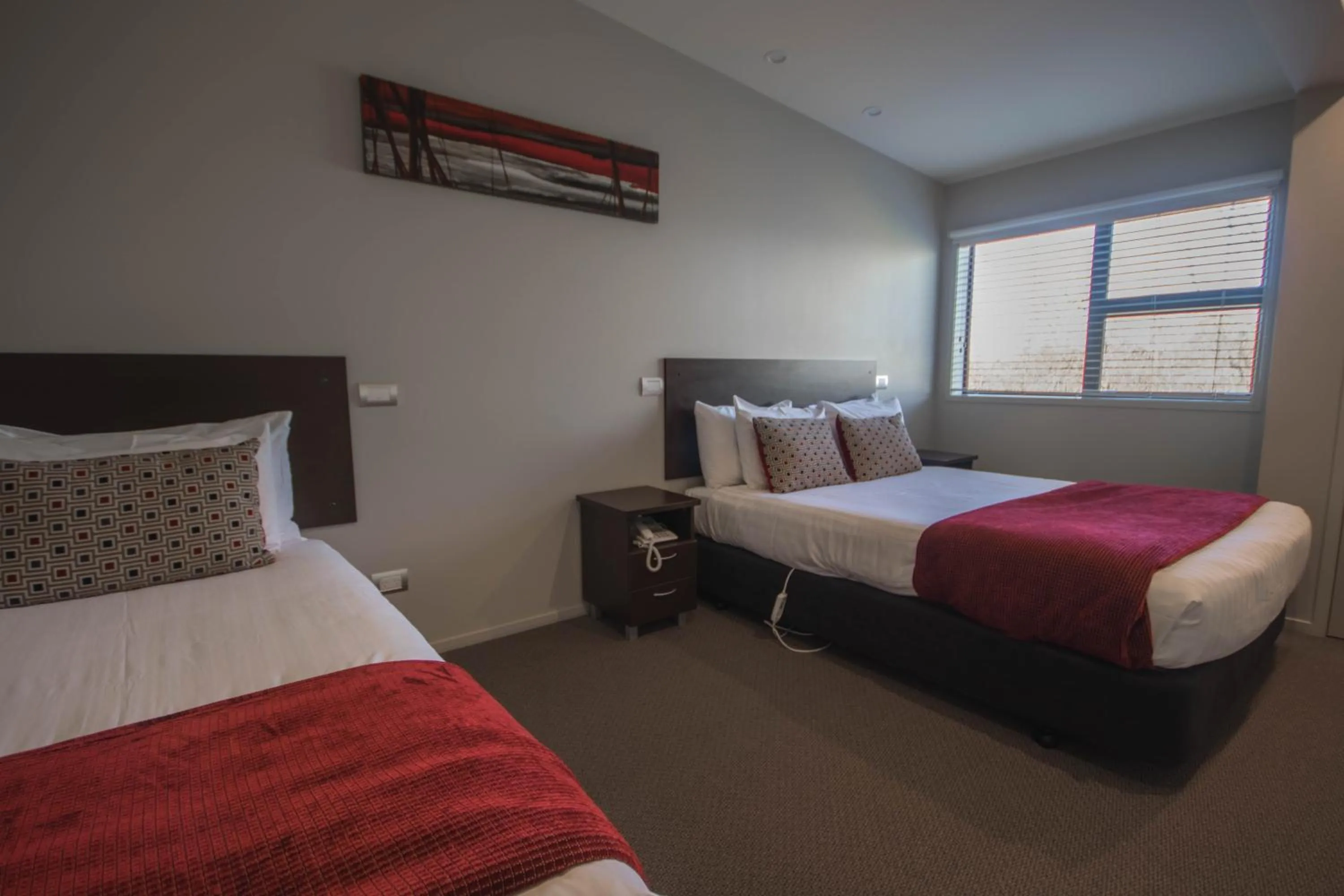 Bedroom, Bed in Amity Motel