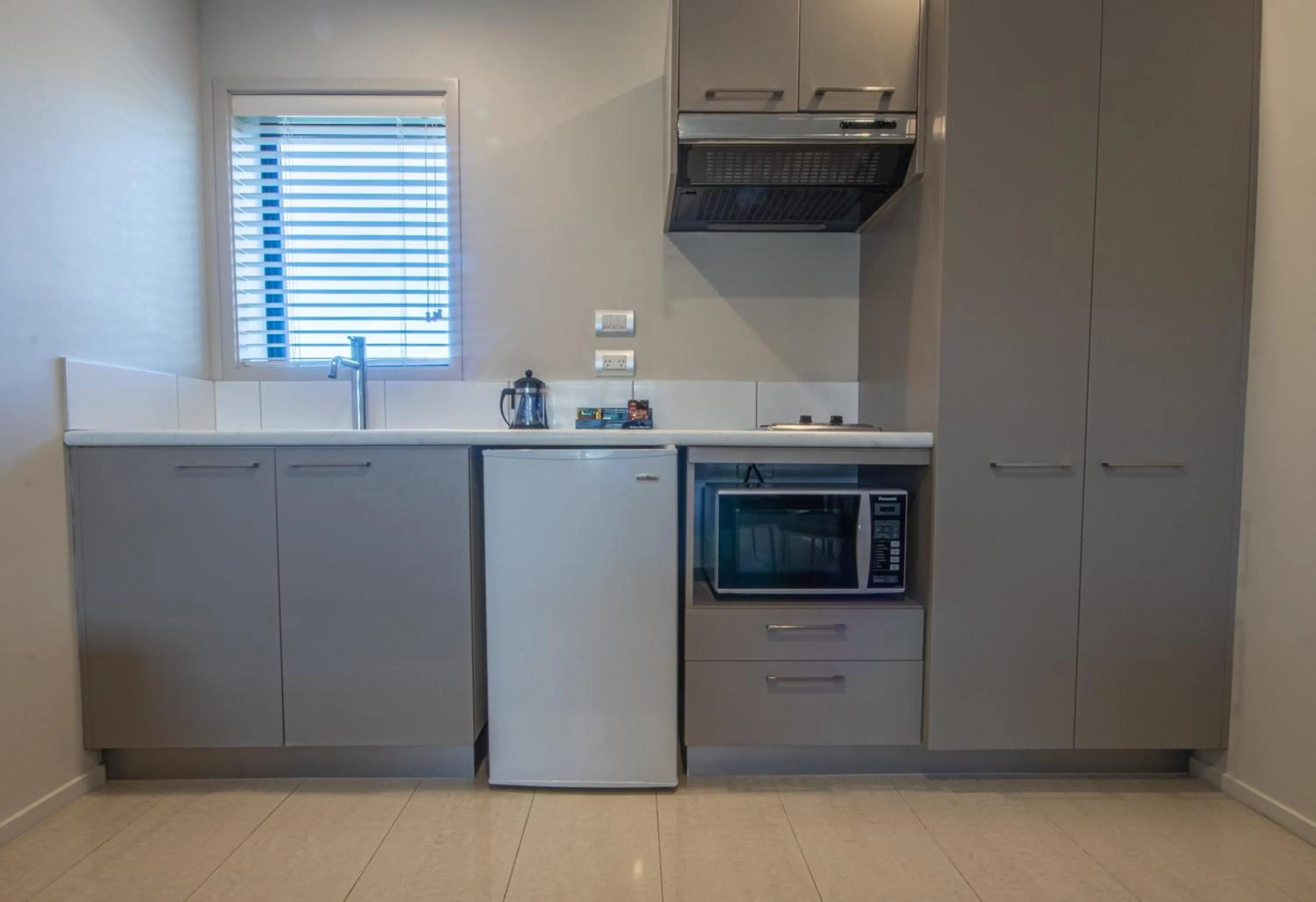 Kitchen or kitchenette in Amity Motel