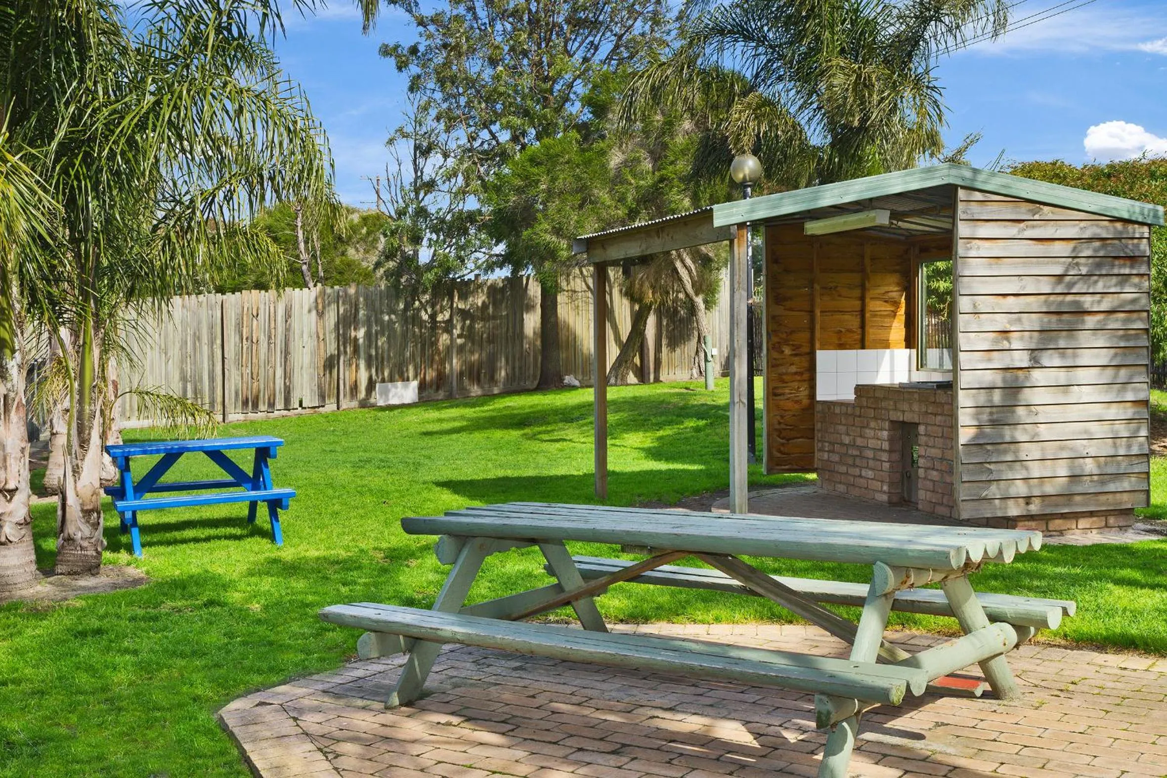 BBQ facilities in Carrum Downs Motel